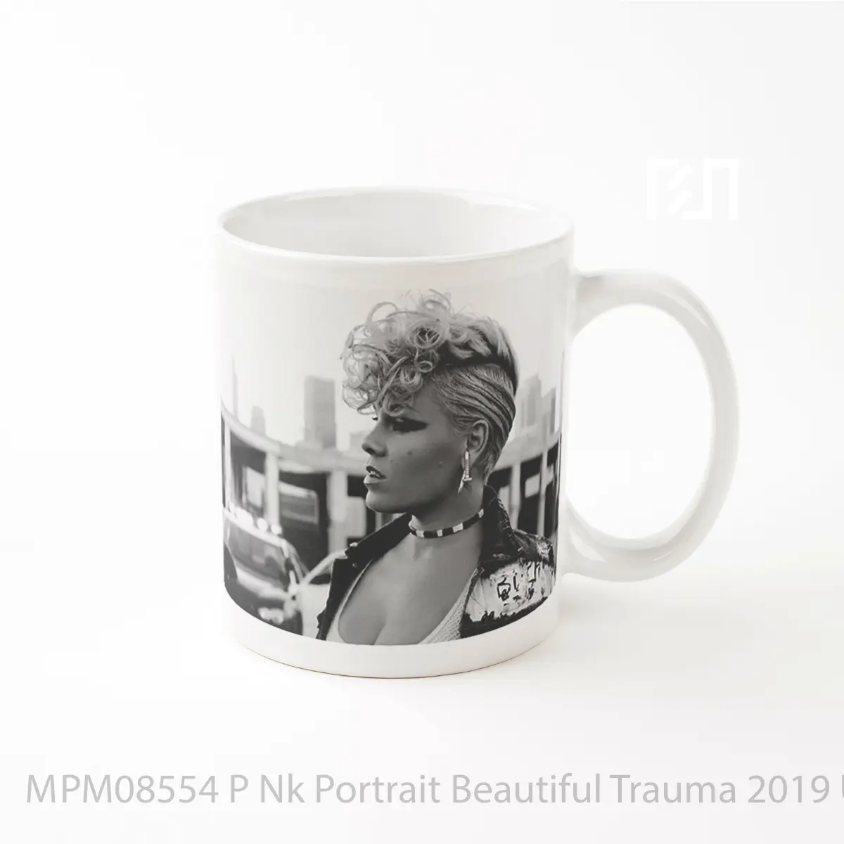 Mug P Nk Portrait Beautiful Trauma 2019 Uk Europe Tour 1 MPM08554