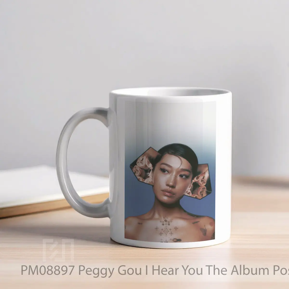 Mug Peggy Gou I Hear You The Album MPM08897 - All-side / Desain