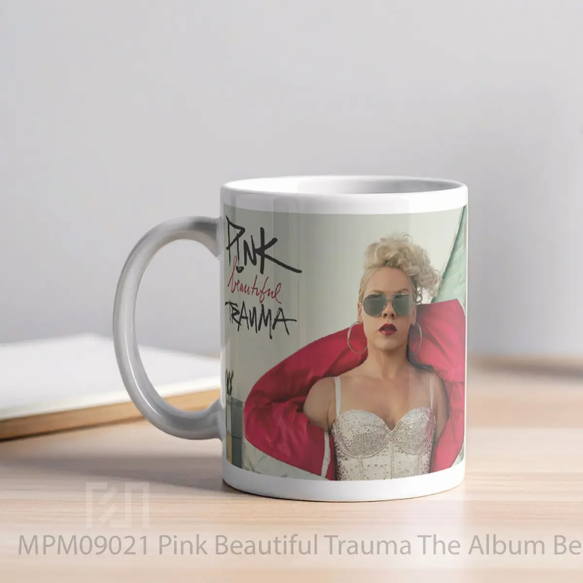Mug Pink Beautiful Trauma The Album Beautifu MPM09021 - All-side / Desain