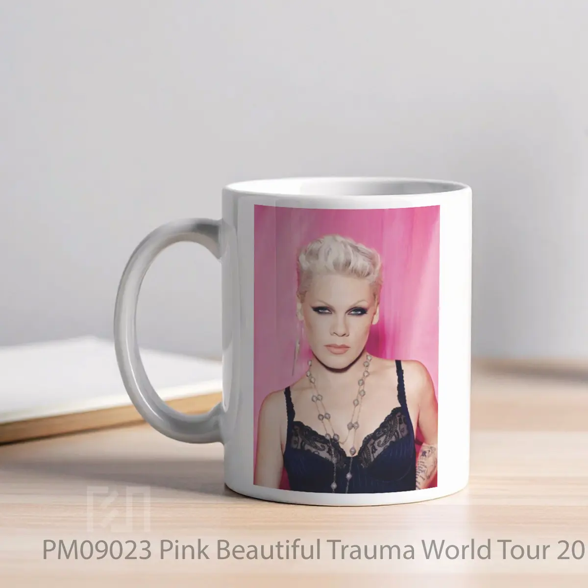 Mug Pink Beautiful Trauma World Tour 2018 2019 1 MPM09023 - All-side / Desain