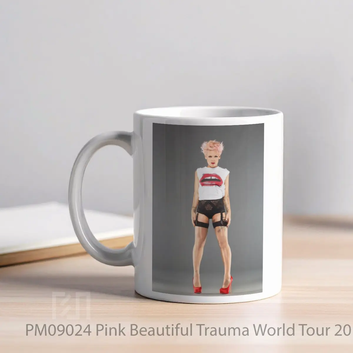 Mug Pink Beautiful Trauma World Tour 2018 2019 MPM09024 - All-side / Desain