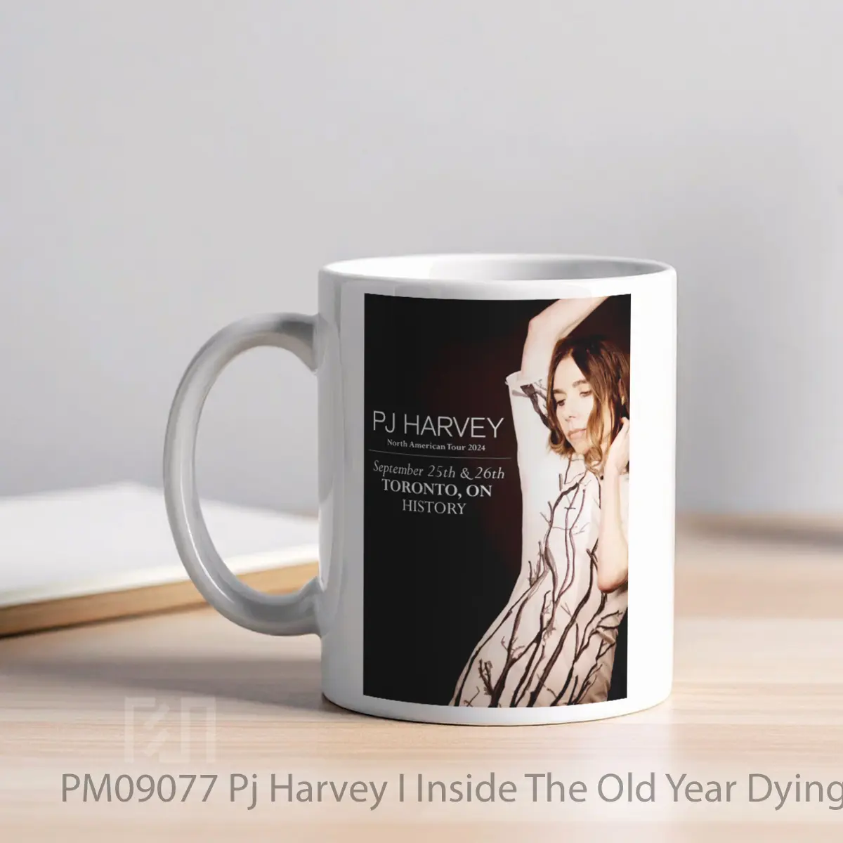 Mug Pj Harvey I Inside The Old Year Dying 2024 Tour 1 MPM09077 - All-side / Desain