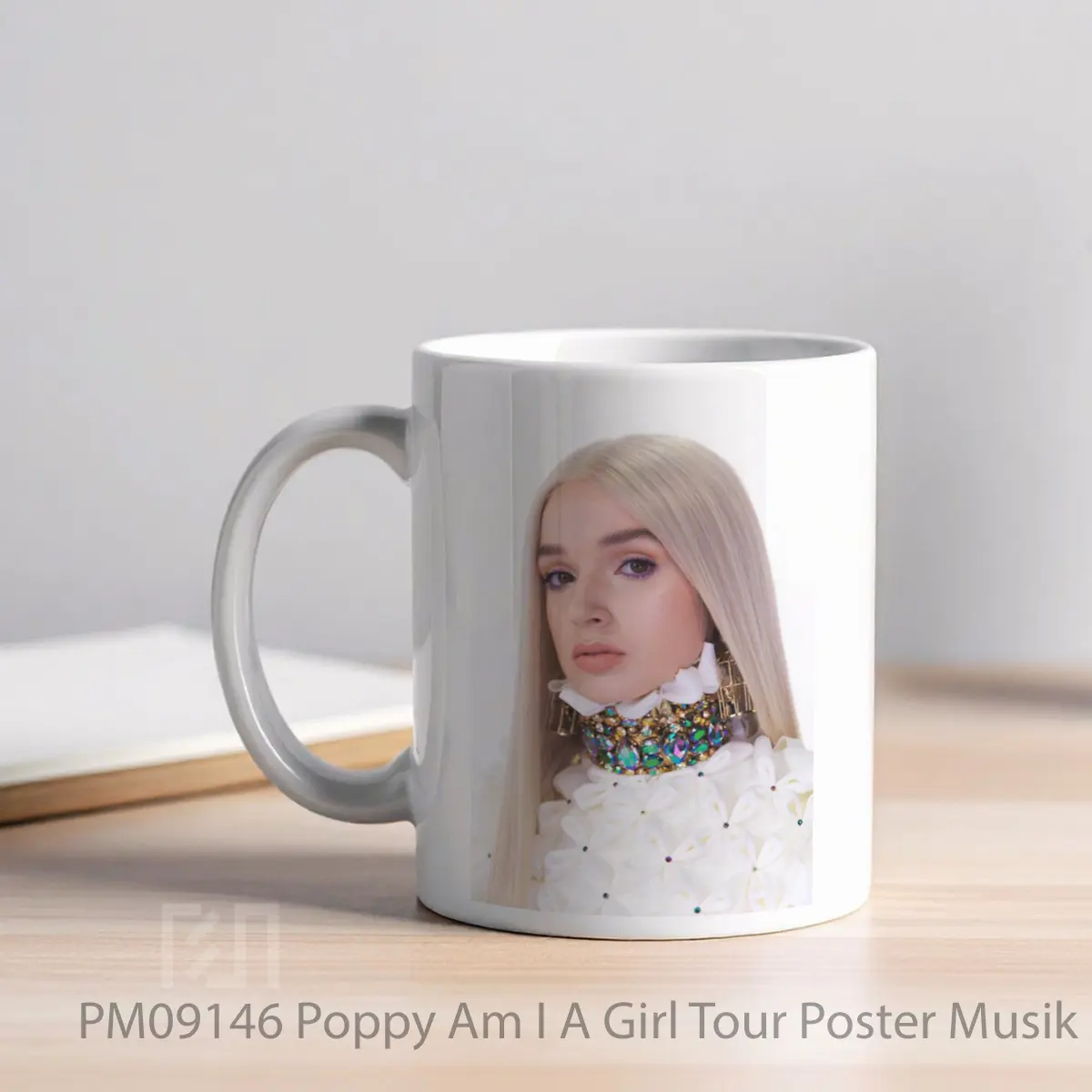 Mug Poppy Am I A Girl Tour MPM09146 - All-side / Desain
