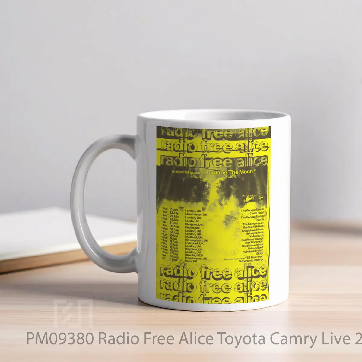 Mug Radio Free Alice Toyota Camry Live 2025 Uk Tour MPM09380 - All-side / Desain