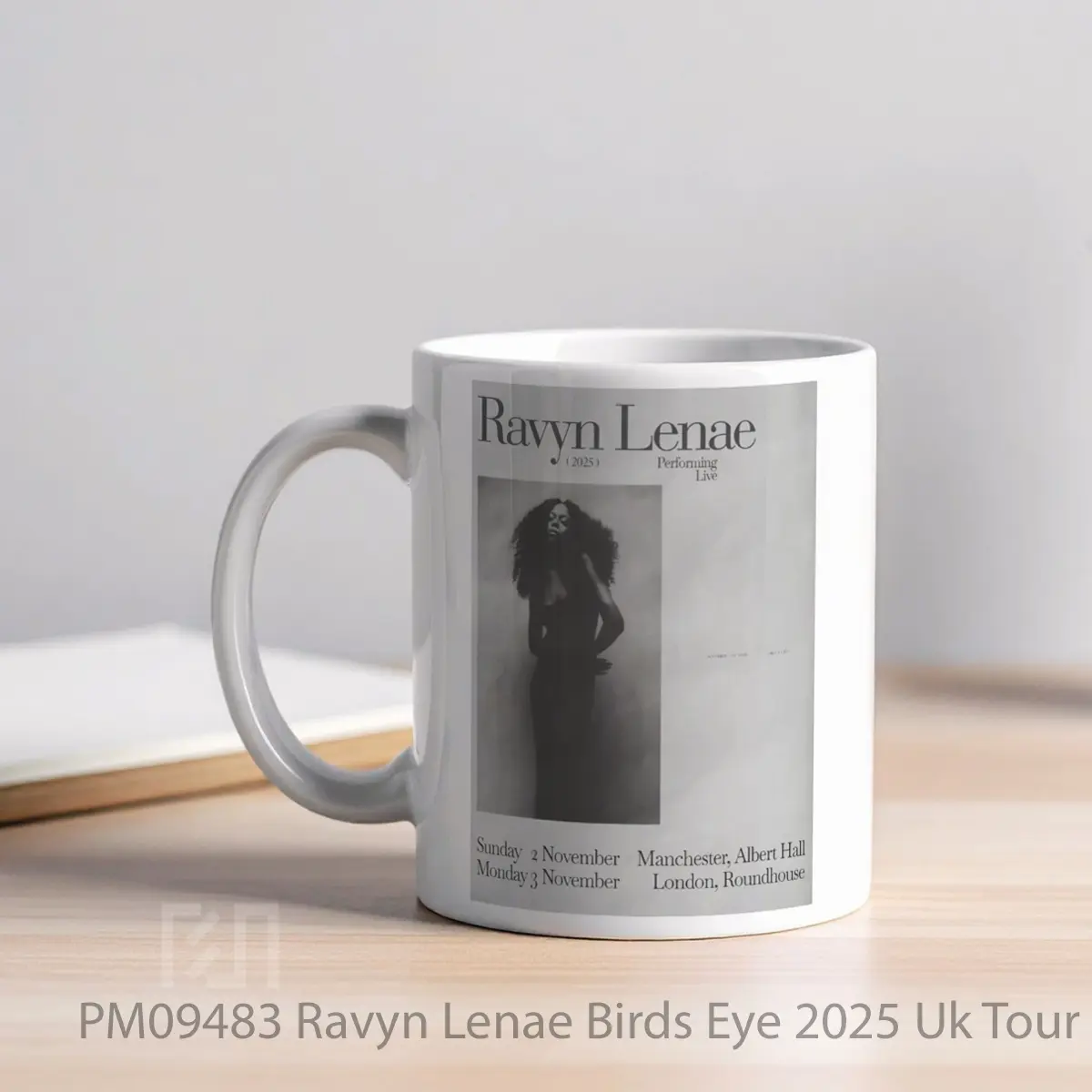 Mug Ravyn Lenae Birds Eye 2025 Uk Tour MPM09483 - All-side / Desain