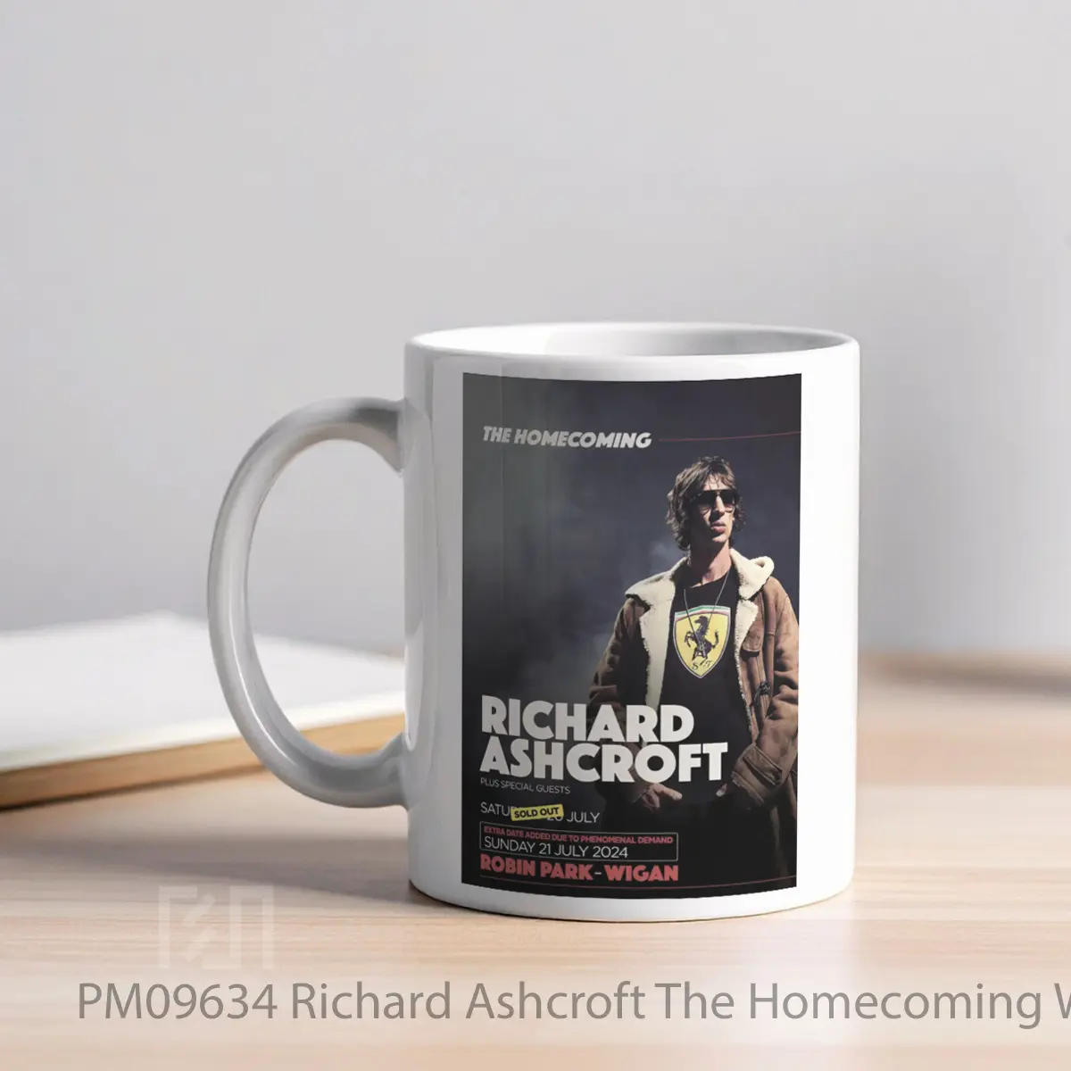 Mug Richard Ashcroft The Homecoming Wigan Robin Park 2024 1 MPM09634 - All-side / Desain