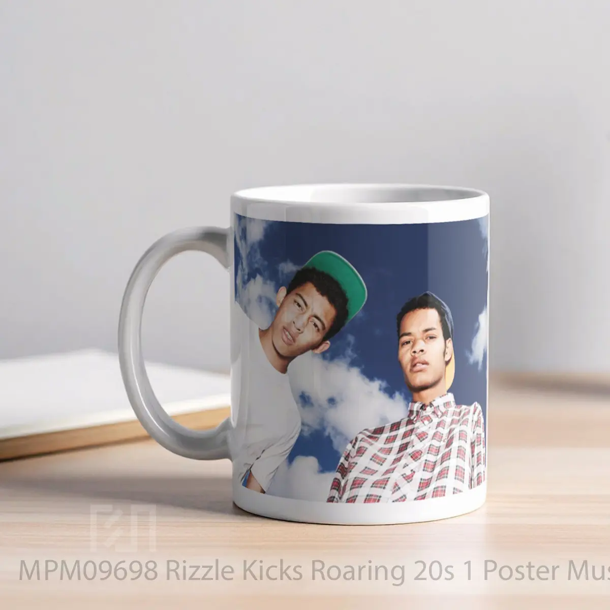 Mug Rizzle Kicks Roaring 20s 1 MPM09698 - All-side / Desain