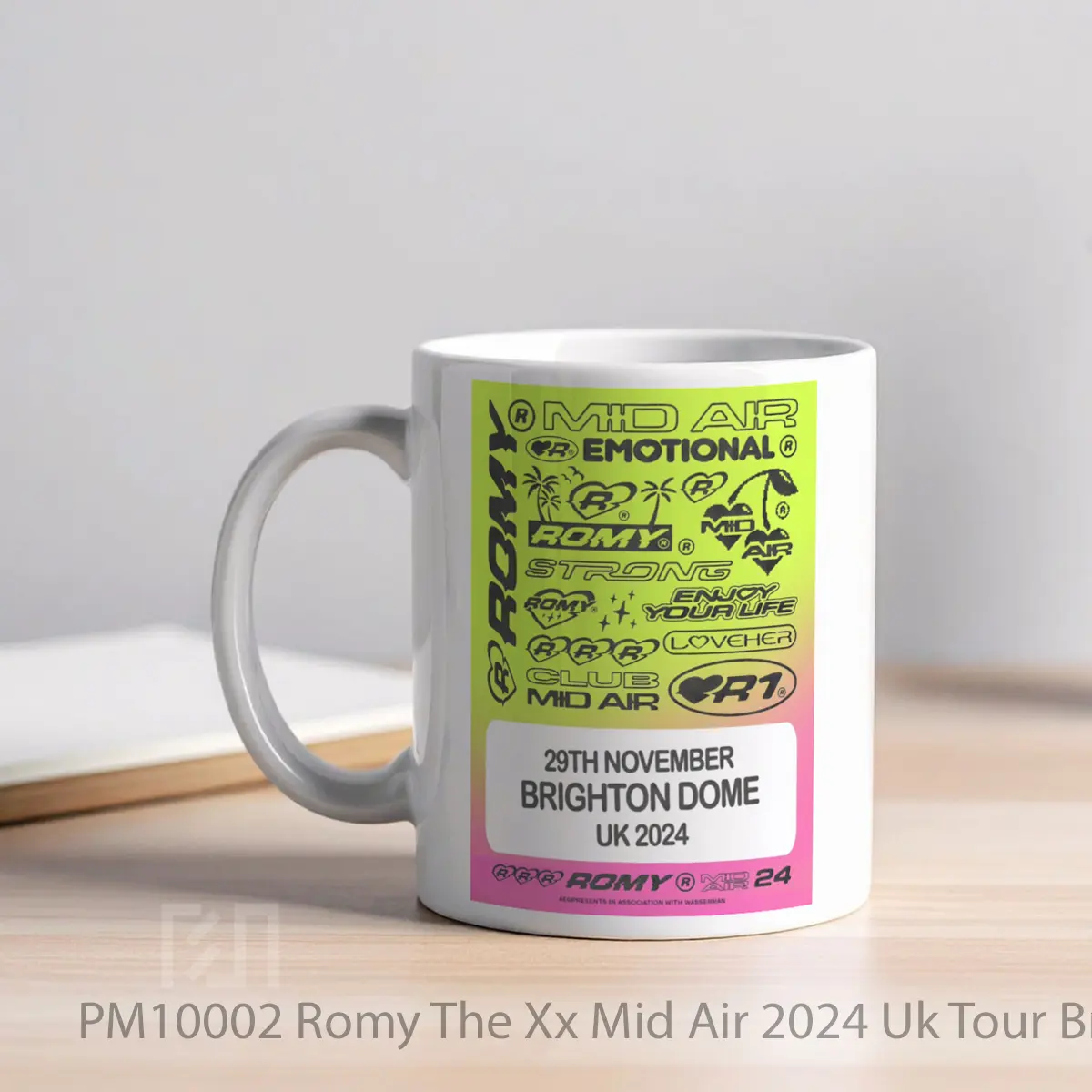 Mug Romy The Xx Mid Air 2024 Uk Tour Brighton Dome MPM10002 - Tampak Kanan