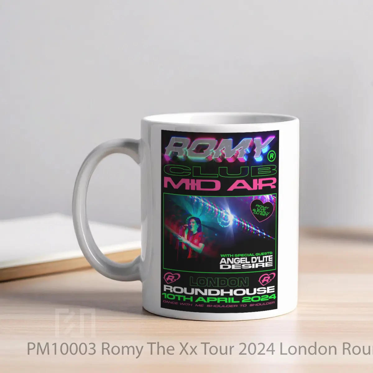Mug Romy The Xx Tour 2024 London Roundhouse MPM10003 - All-side / Desain