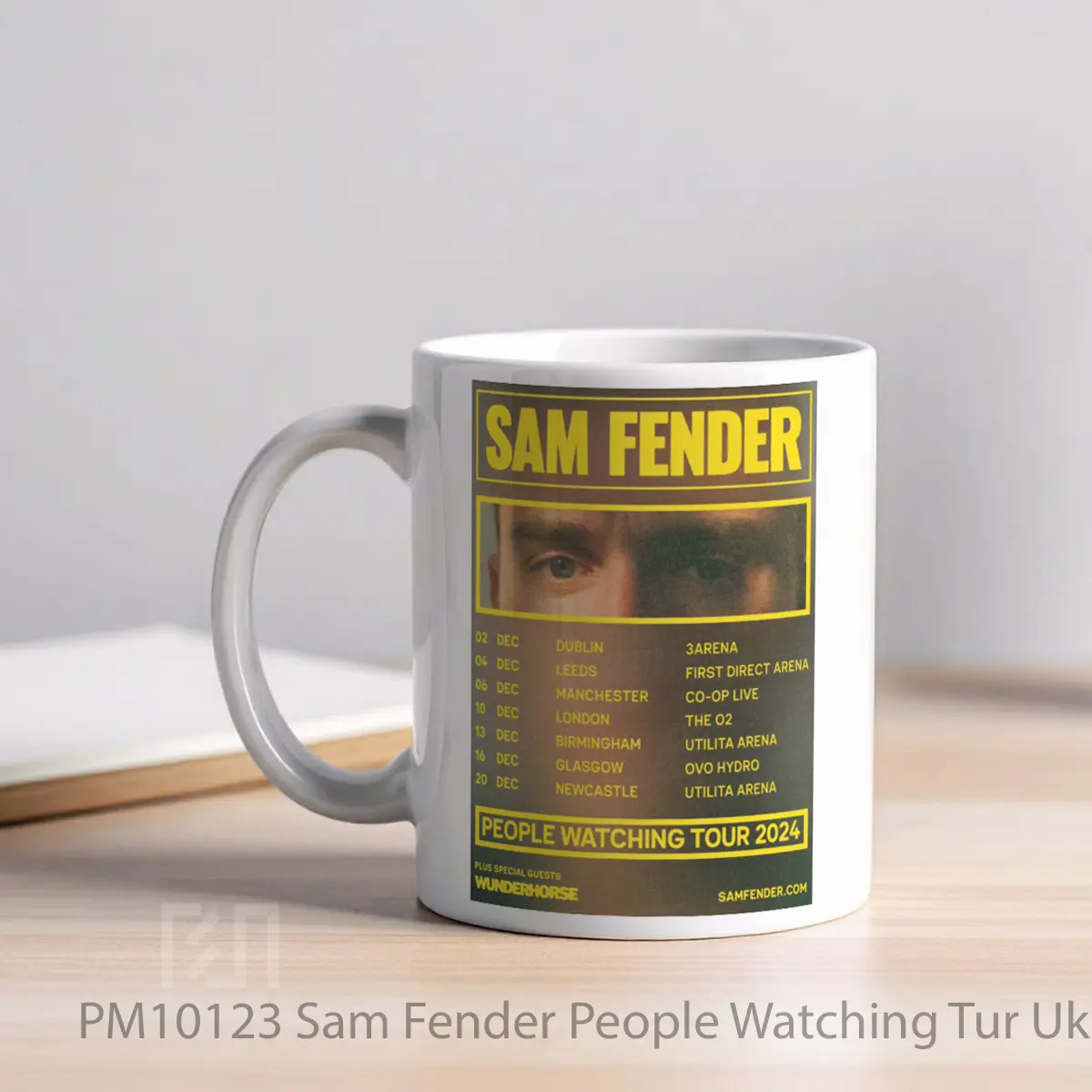 Mug Sam Fender People Watching Tur Uk Arena 2024 MPM10123 - All-side / Desain