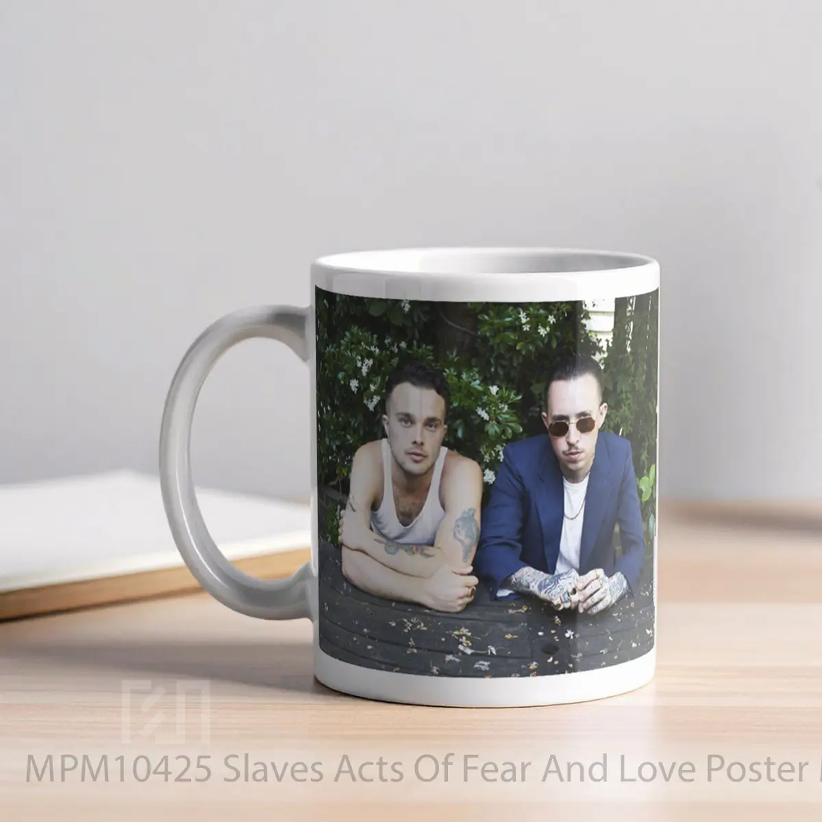 Mug Slaves Acts Of Fear And Love MPM10425 - All-side / Desain
