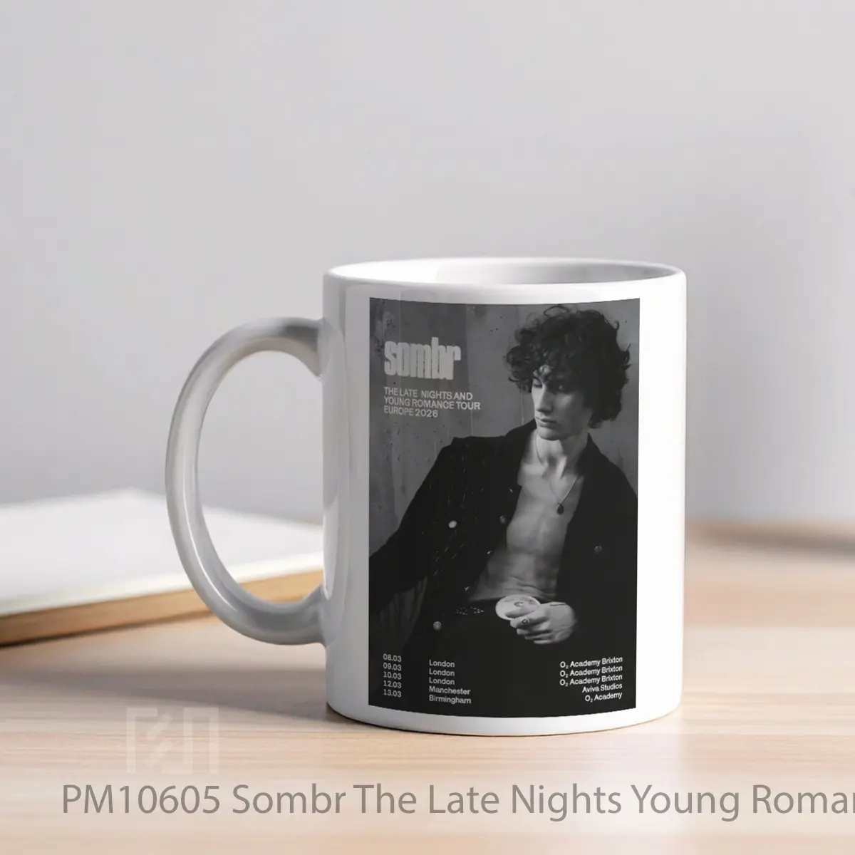 Mug Sombr The Late Nights Young Romance Uk Tour 2026 MPM10605 - All-side / Desain