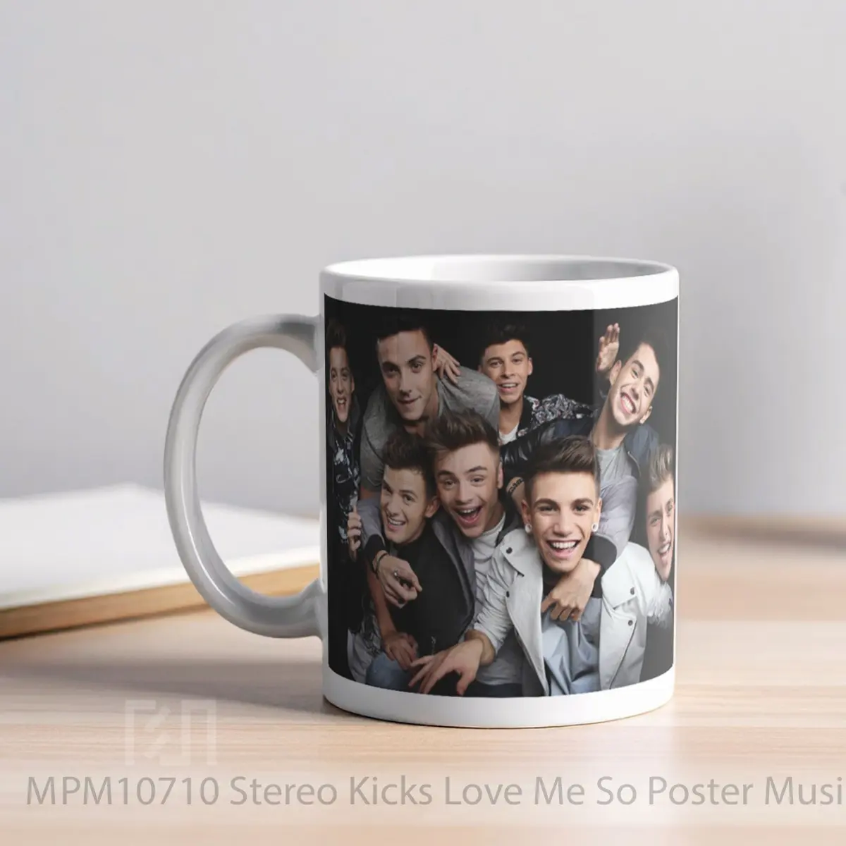 Mug Stereo Kicks Love Me So MPM10710 - All-side / Desain