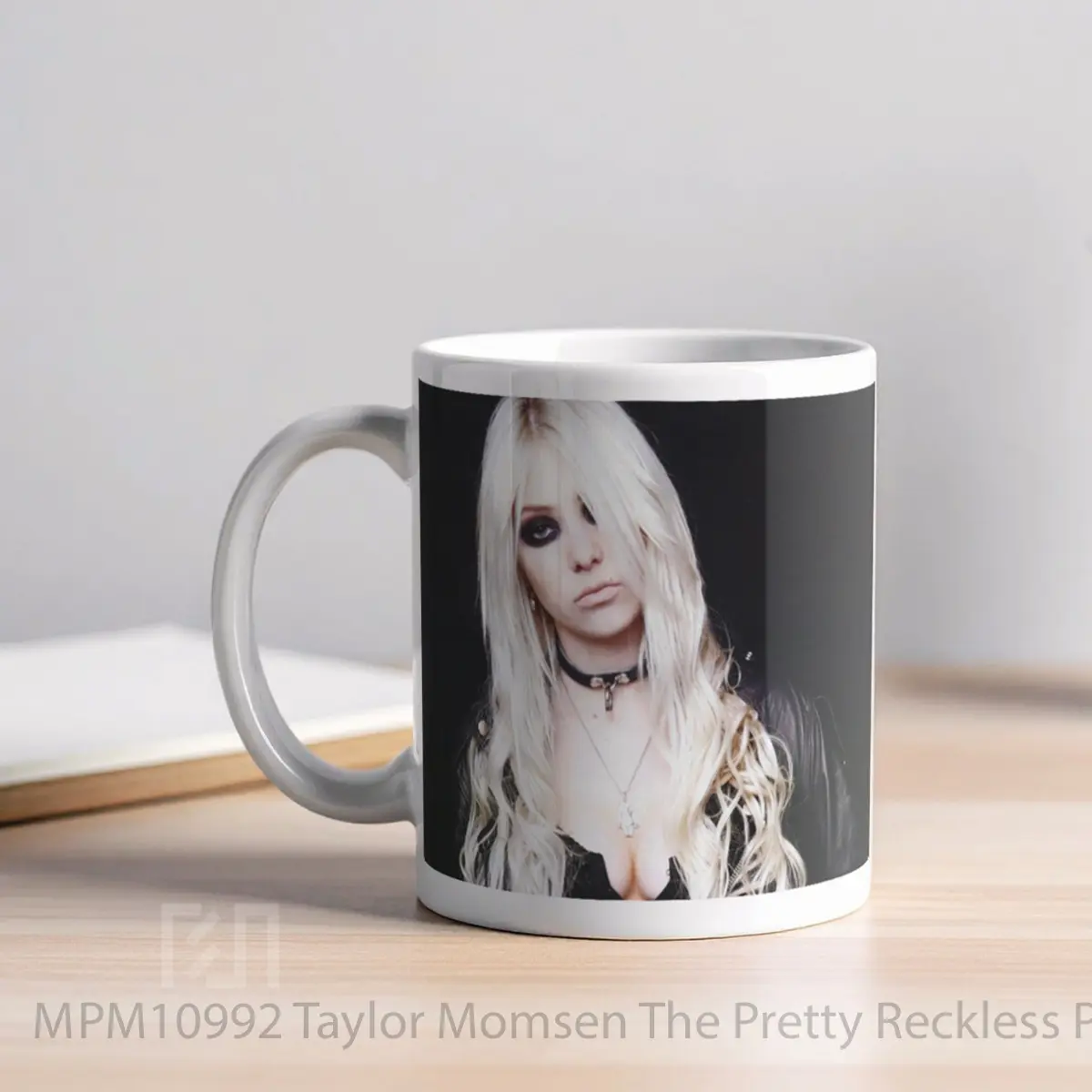 Mug Taylor Momsen The Pretty Reckless MPM10992 - All-side / Desain