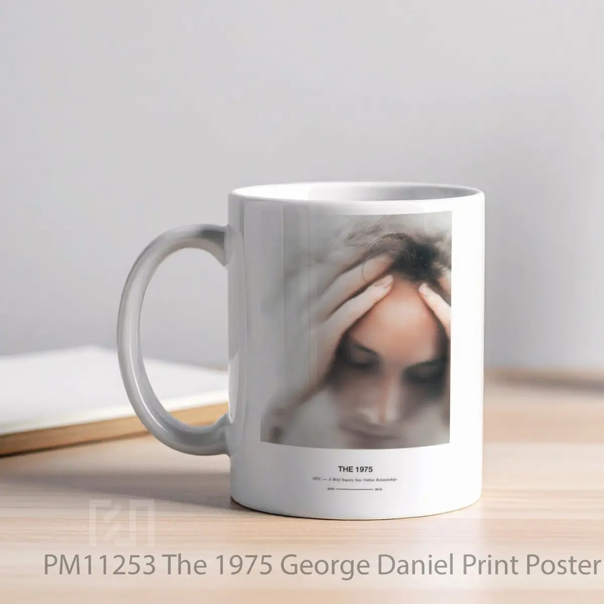 Mug The 1975 George Daniel Print MPM11253 - All-side / Desain