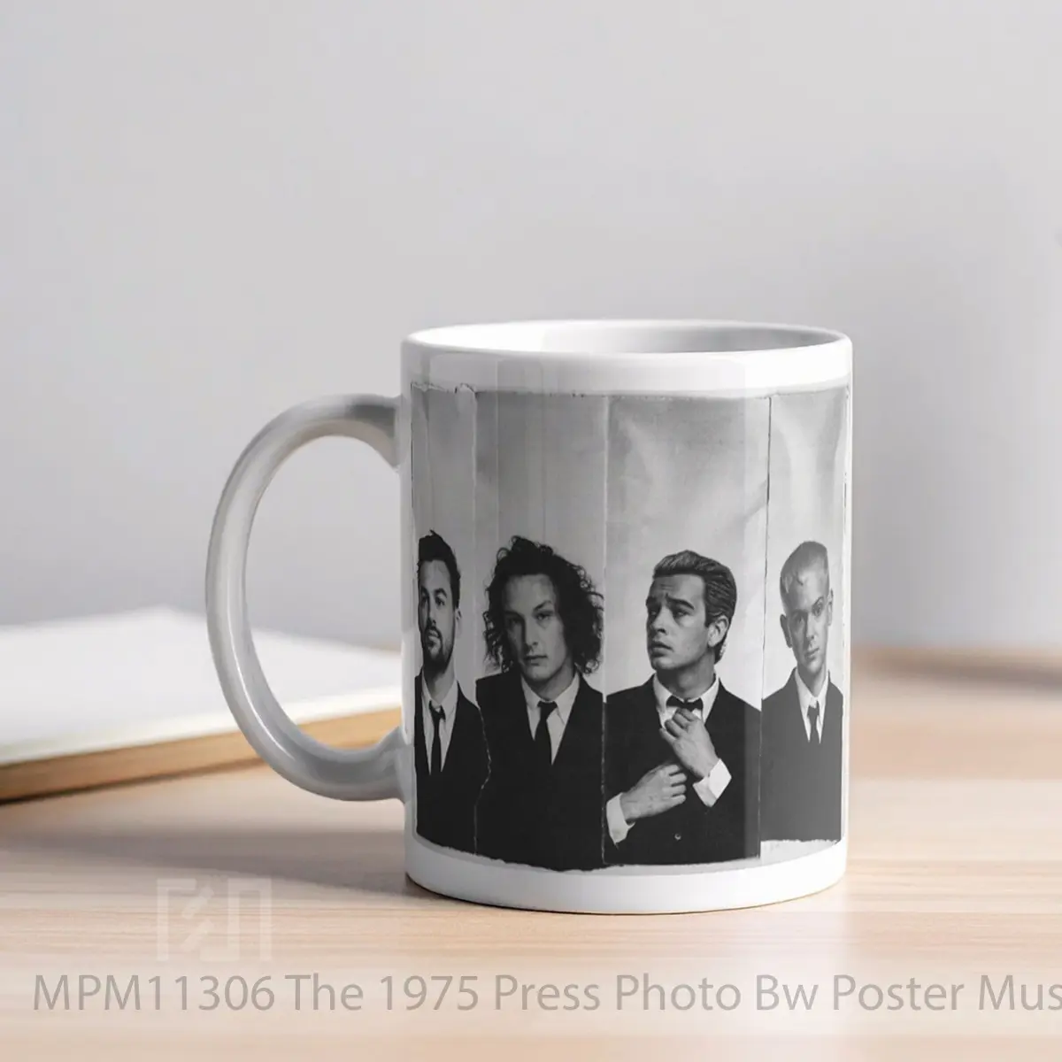 Mug The 1975 Press Photo Bw MPM11306 - All-side / Desain