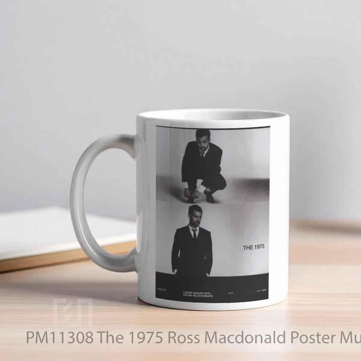 Mug The 1975 Ross Macdonald MPM11308 - All-side / Desain