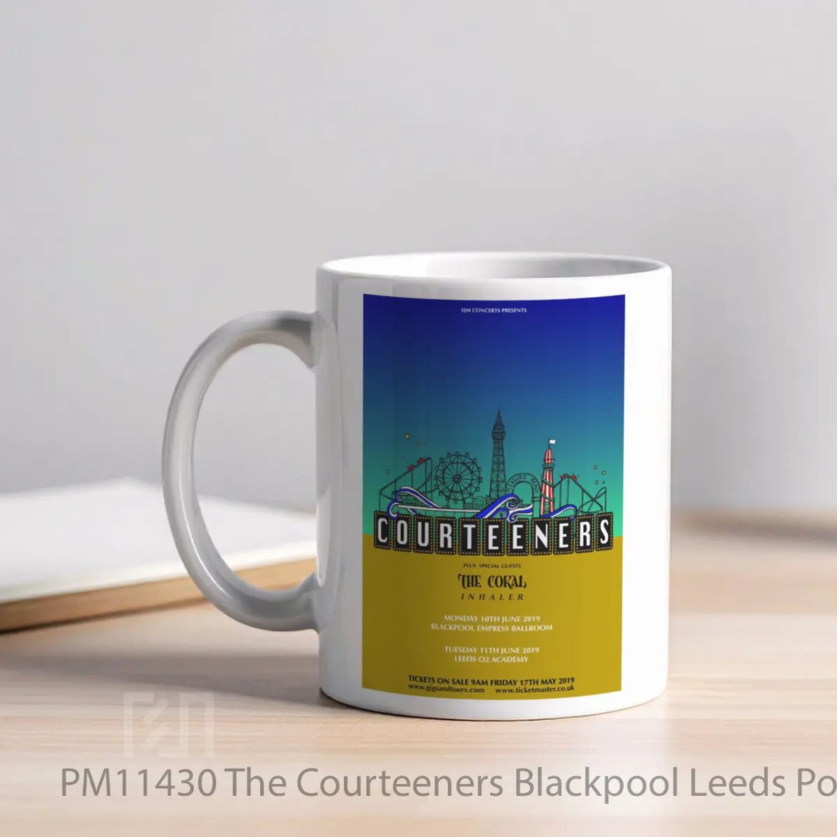 Mug The Courteeners Blackpool Leeds MPM11430 - All-side / Desain