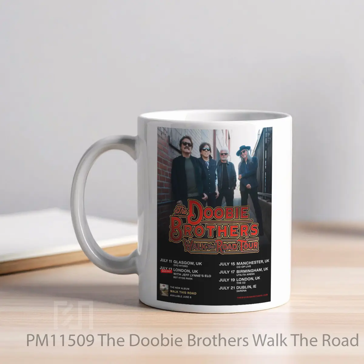 Mug The Doobie Brothers Walk The Road Uk Arena Tour 2025 MPM11509 - All-side / Desain