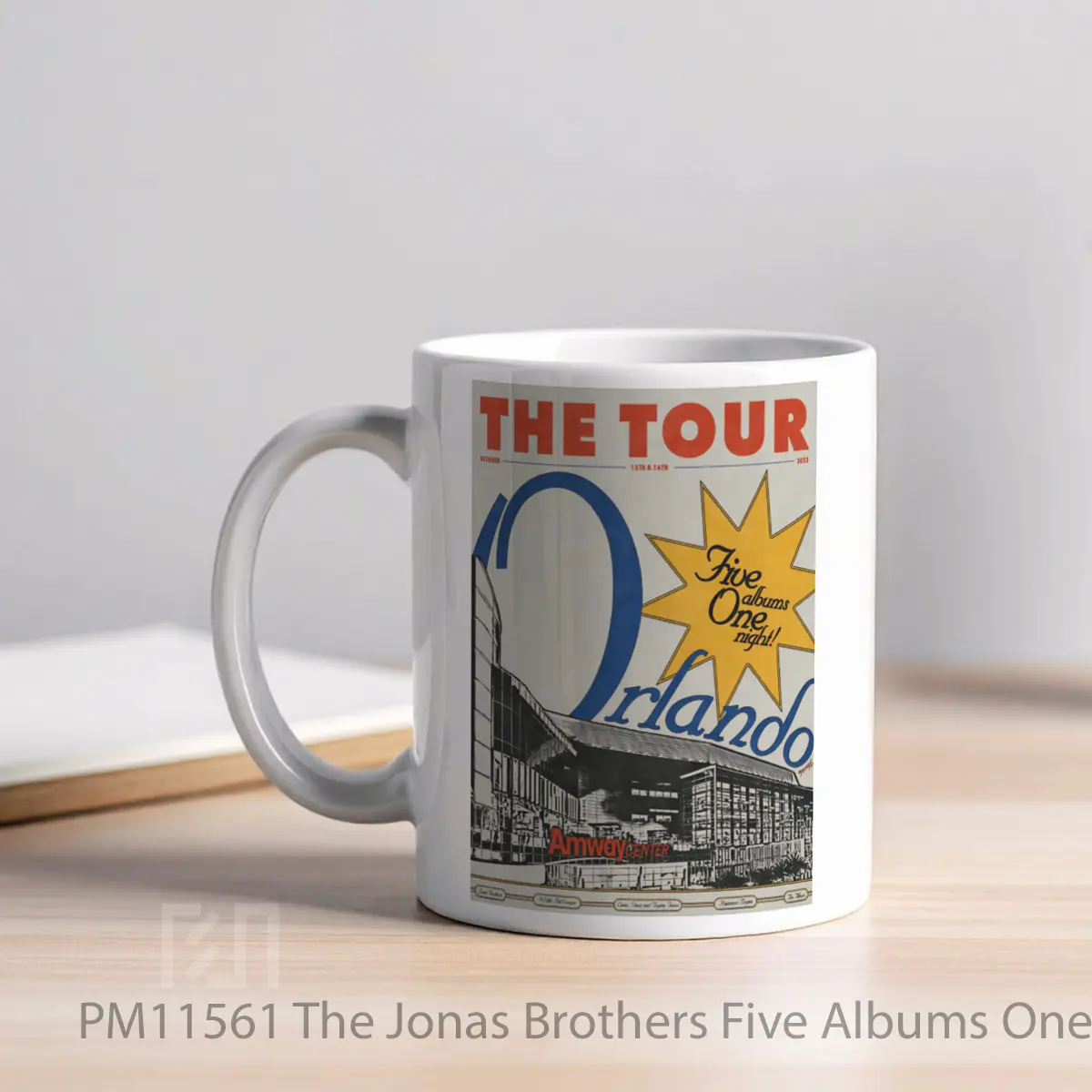 Mug The Jonas Brothers Five Albums One Night 2023 Wor MPM11561 - All-side / Desain