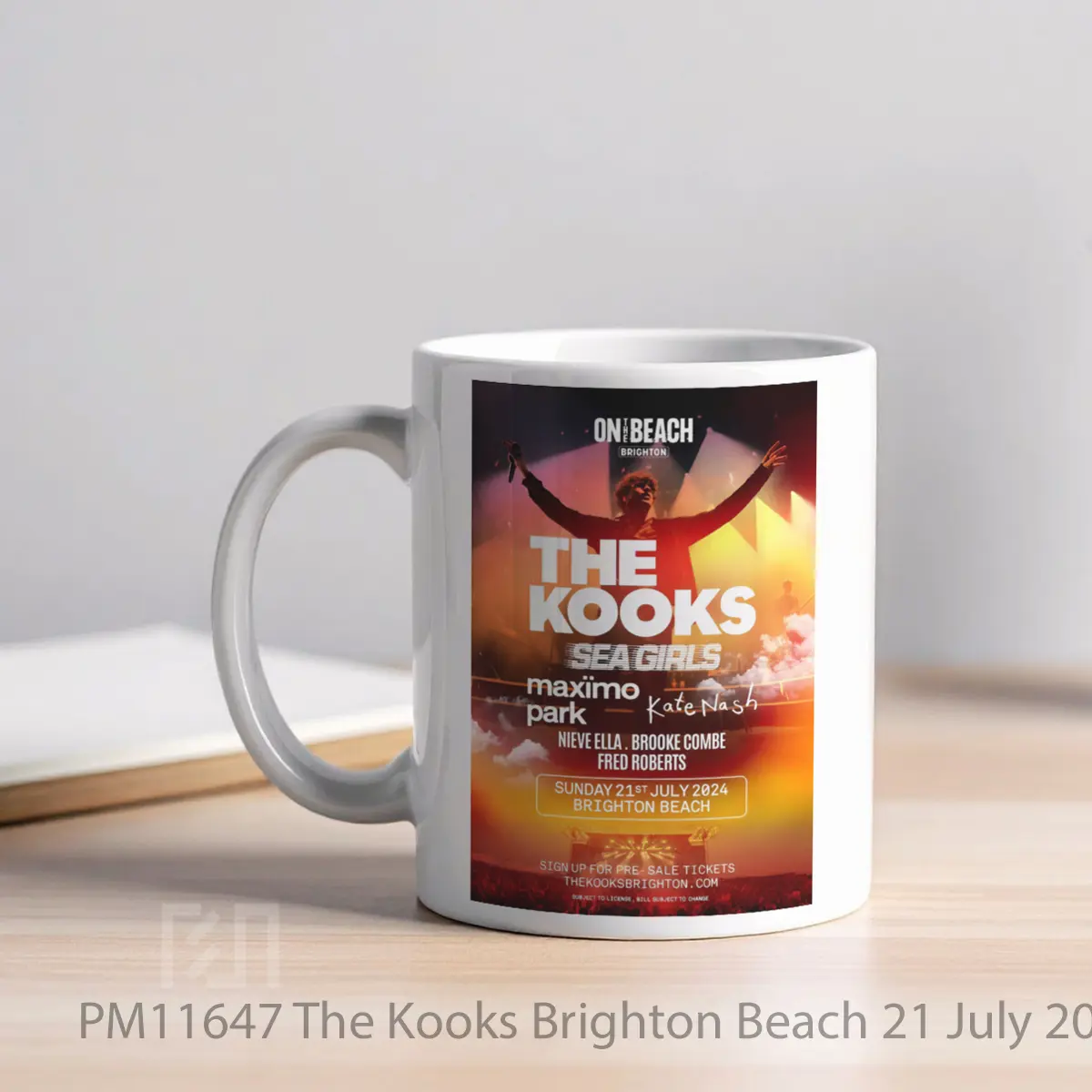 Mug The Kooks Brighton Beach 21 July 2024 MPM11647 - Tampak Kanan