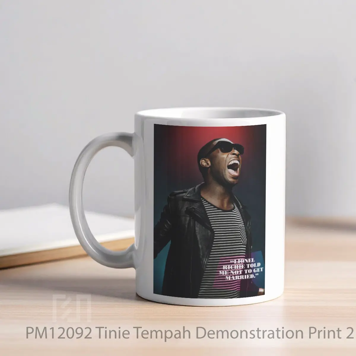 Mug Tinie Tempah Demonstration Print 2 MPM12092 - All-side / Desain