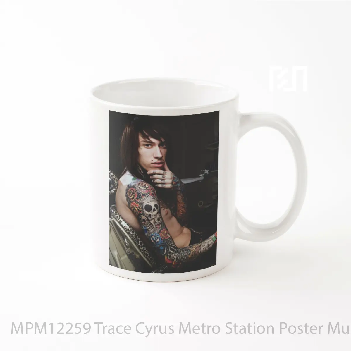 Mug Trace Cyrus Metro Station MPM12259