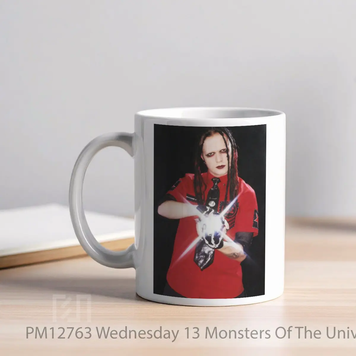 Mug Wednesday 13 Monsters Of The Universe MPM12763 - All-side / Desain