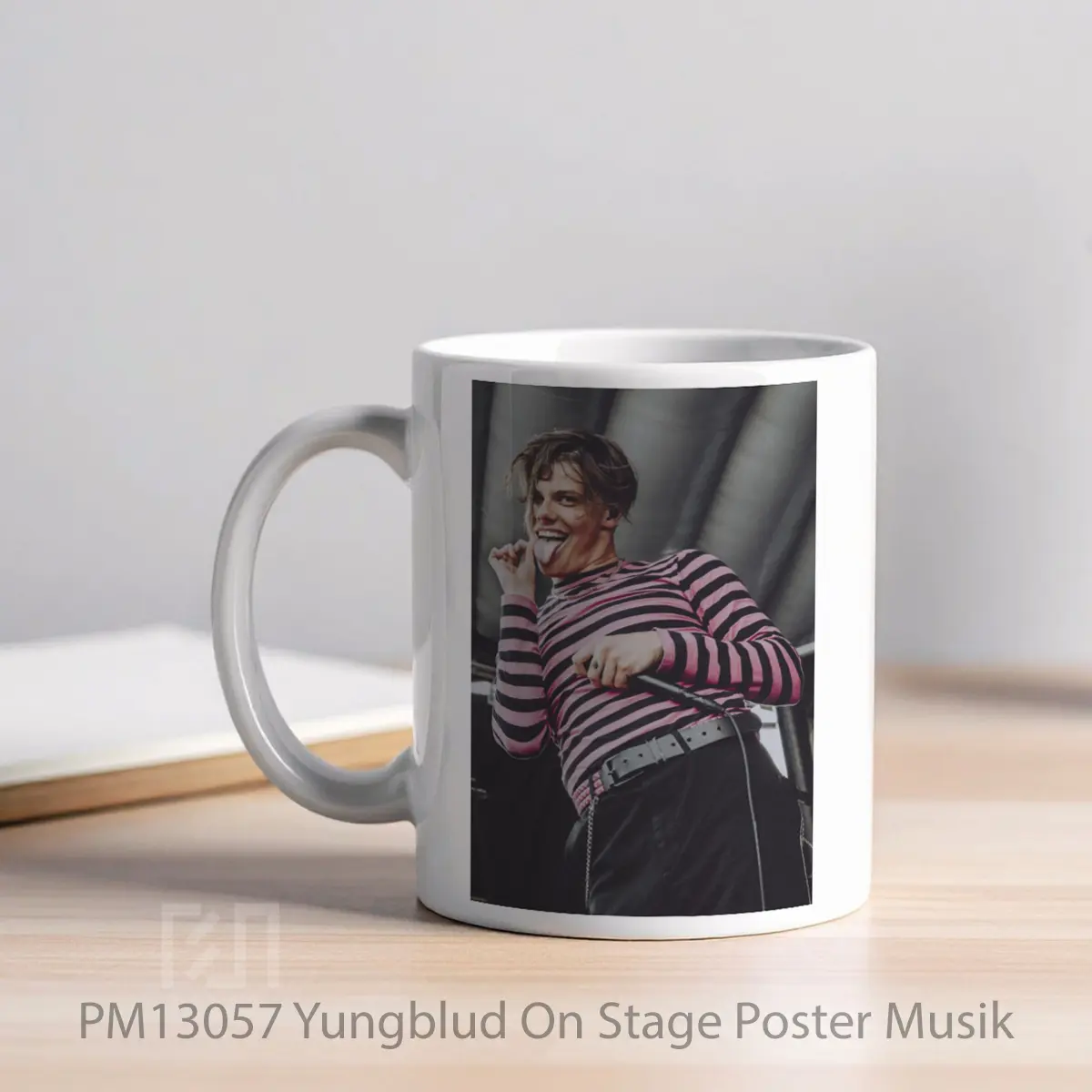 Mug Yungblud On Stage MPM13057 - All-side / Desain