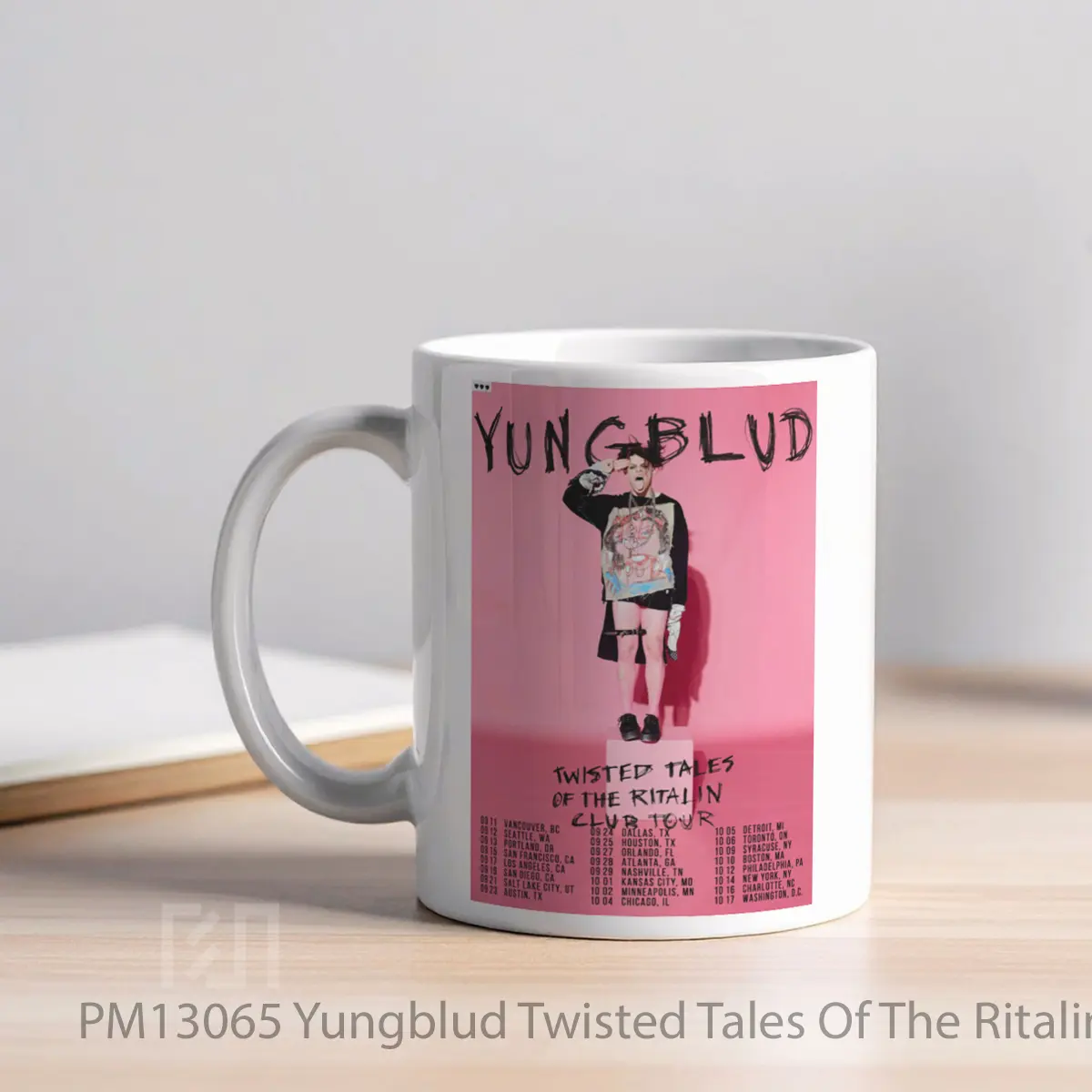 Mug Yungblud Twisted Tales Of The Ritalin Club 2019 To MPM13065 - All-side / Desain