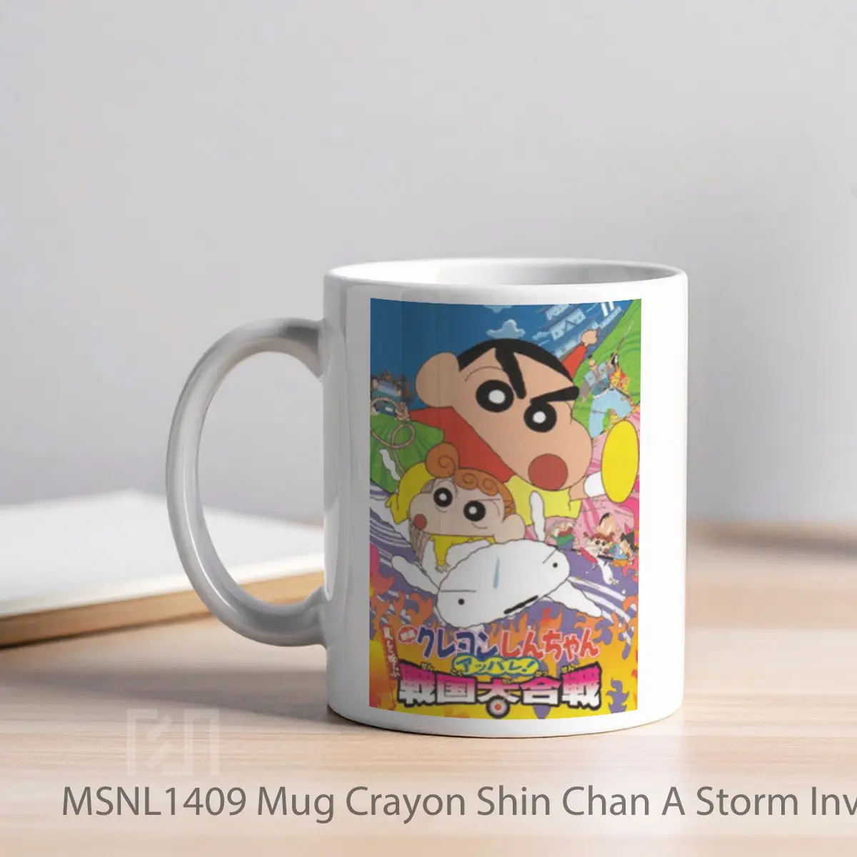 Mug Crayon Shin Chan A Storm Invoking Splendor The Battle Of The Warring States Gelas Keramik Tema Film MSNL1409 - Tampak Kiri