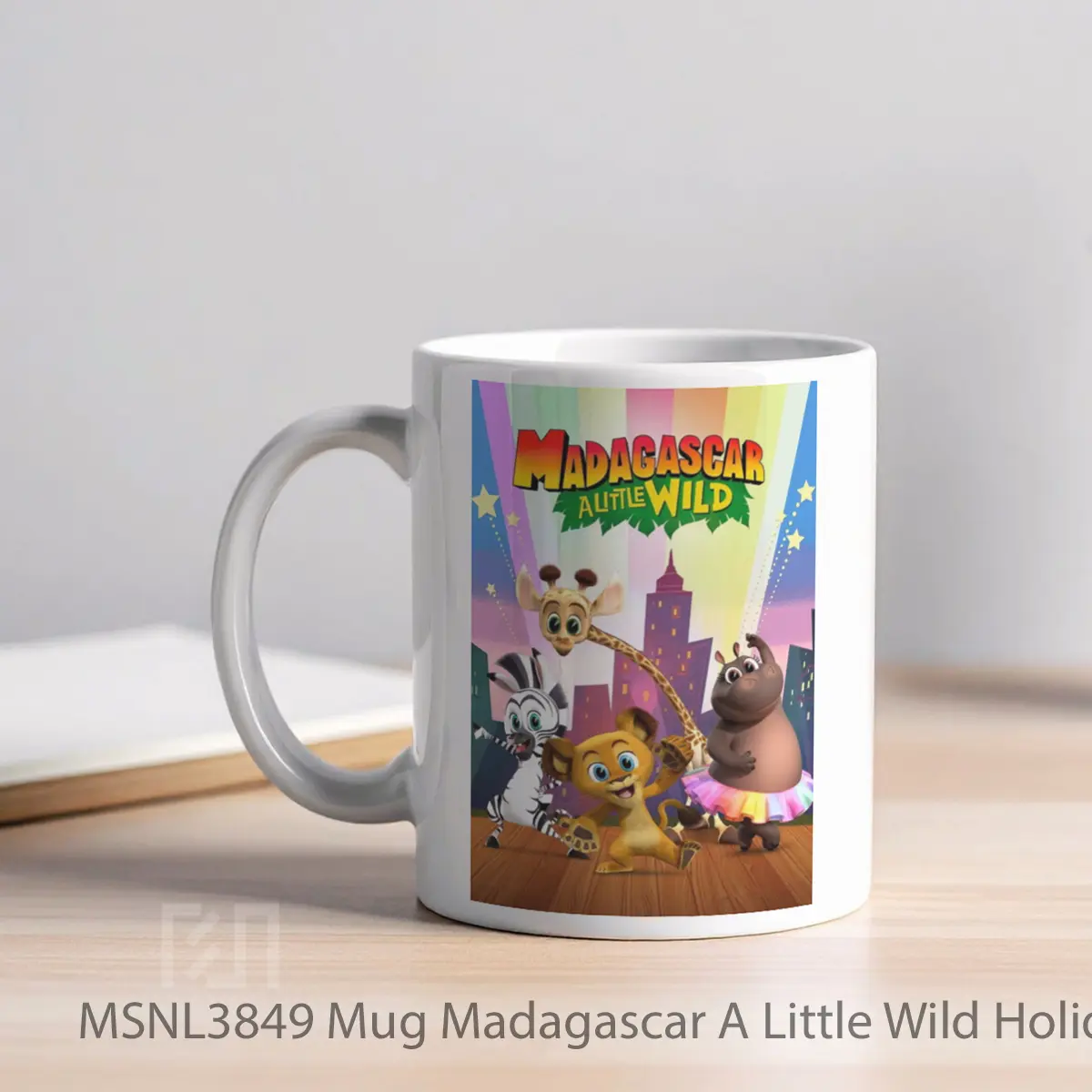 Mug Madagascar A Little Wild Holiday Goose Chase Gelas Keramik Tema Film MSNL3849 - Tampak Kiri
