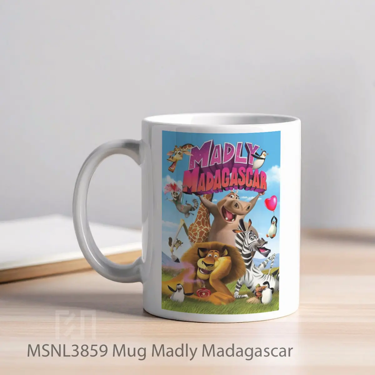 Mug Madly Madagascar Gelas Keramik Tema Film MSNL3859 - Tampak Kiri