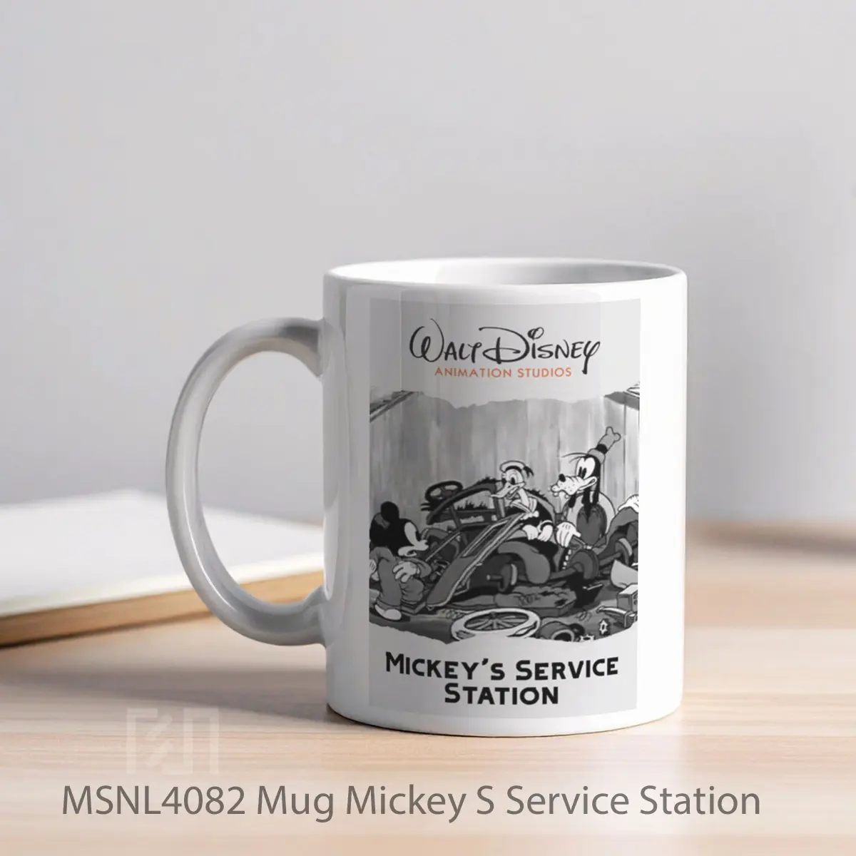 Mug Mickey S Service Station Gelas Keramik Tema Film MSNL4082 - Tampak Kiri
