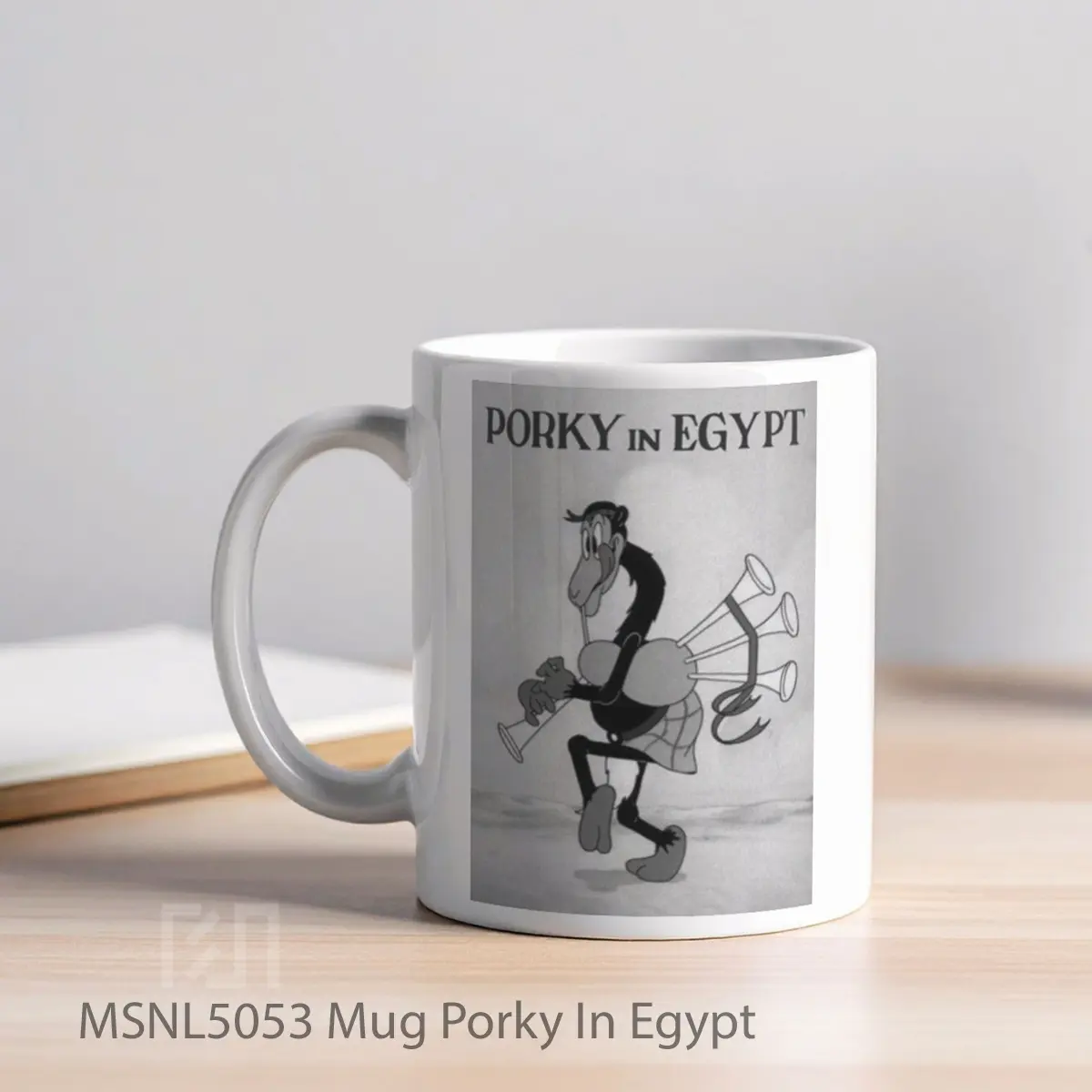 Mug Porky In Egypt Gelas Keramik Tema Film MSNL5053 - Tampak Kiri