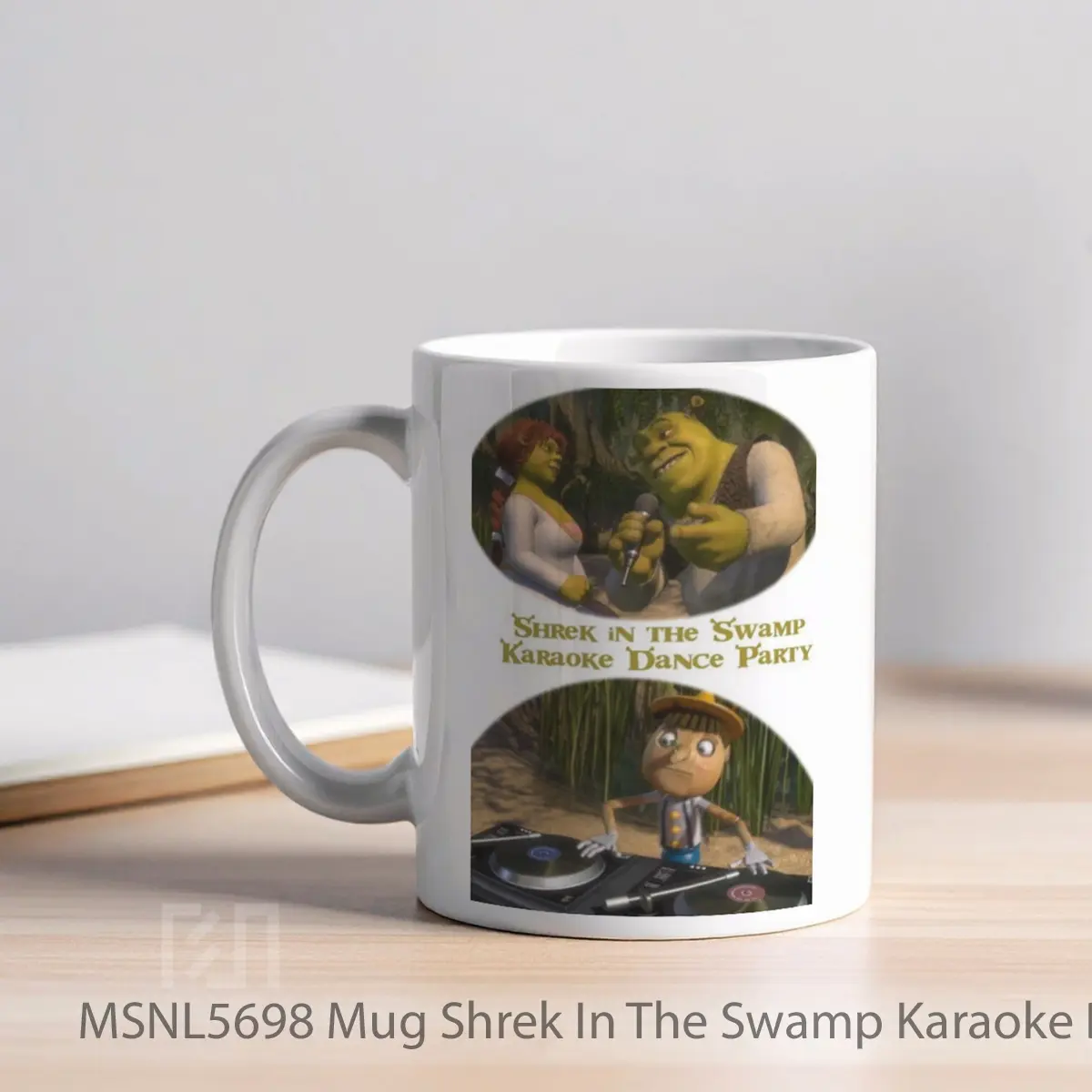Mug Shrek In The Swamp Karaoke Dance Party Gelas Keramik Tema Film MSNL5698 - Tampak Kiri