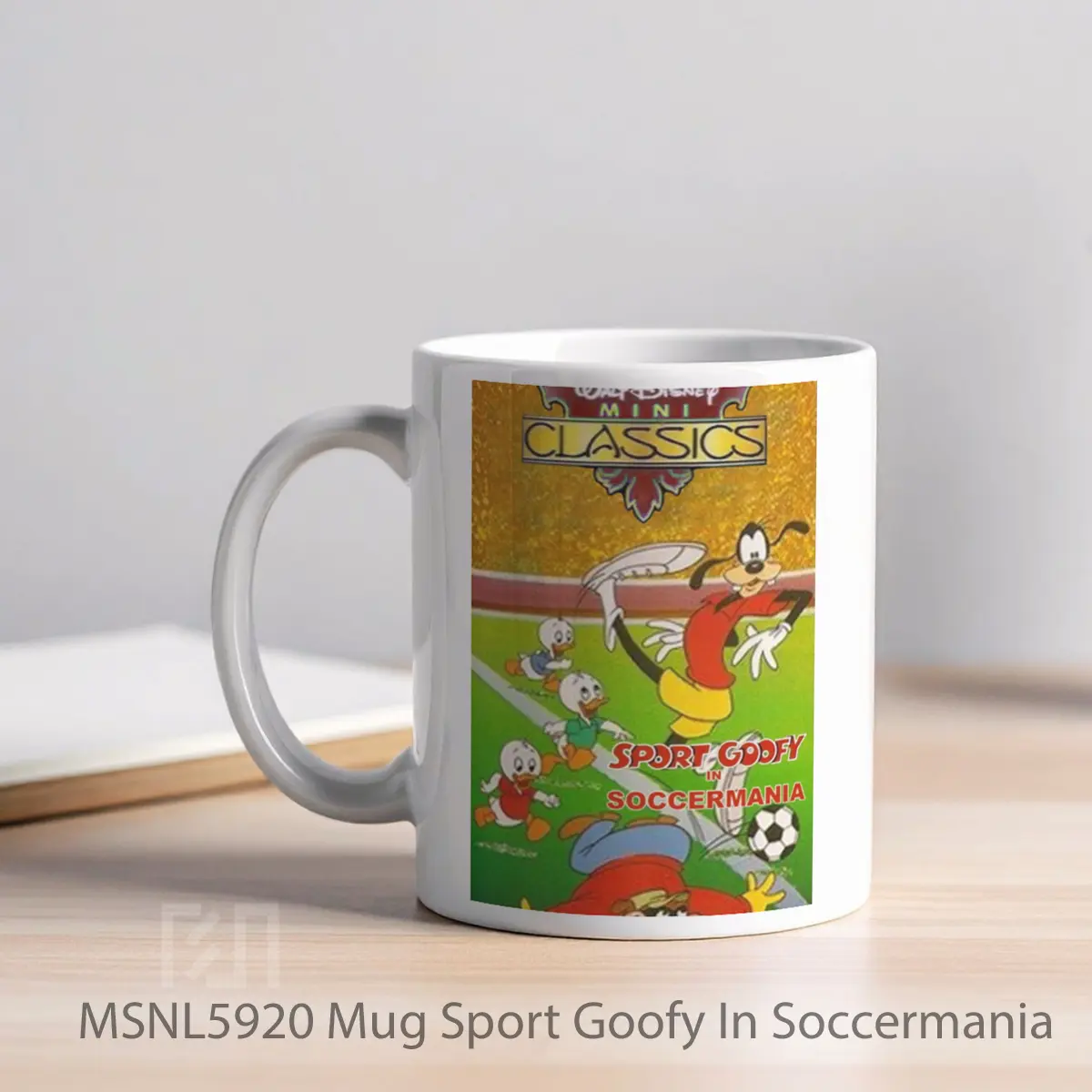 Mug Sport Goofy In Soccermania Gelas Keramik Tema Film MSNL5920 - Tampak Kiri