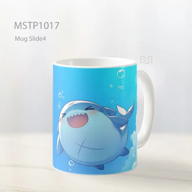 Gawr Gura Mengambang Di Laut Biru Mug MSTP1017