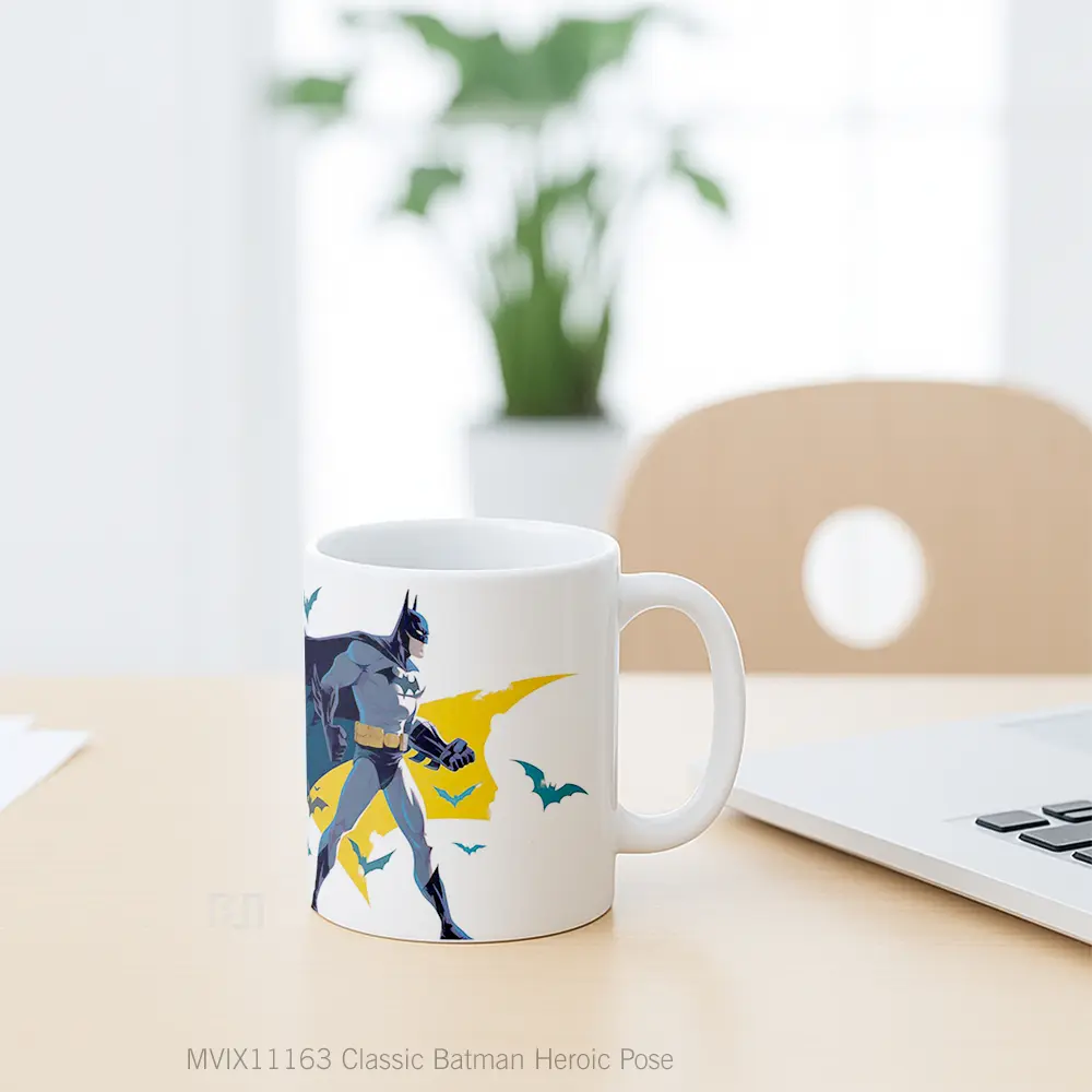 Mug Classic Batman Heroic Pose Koleksi Mug Karakter Jepang - All-side / Desain
