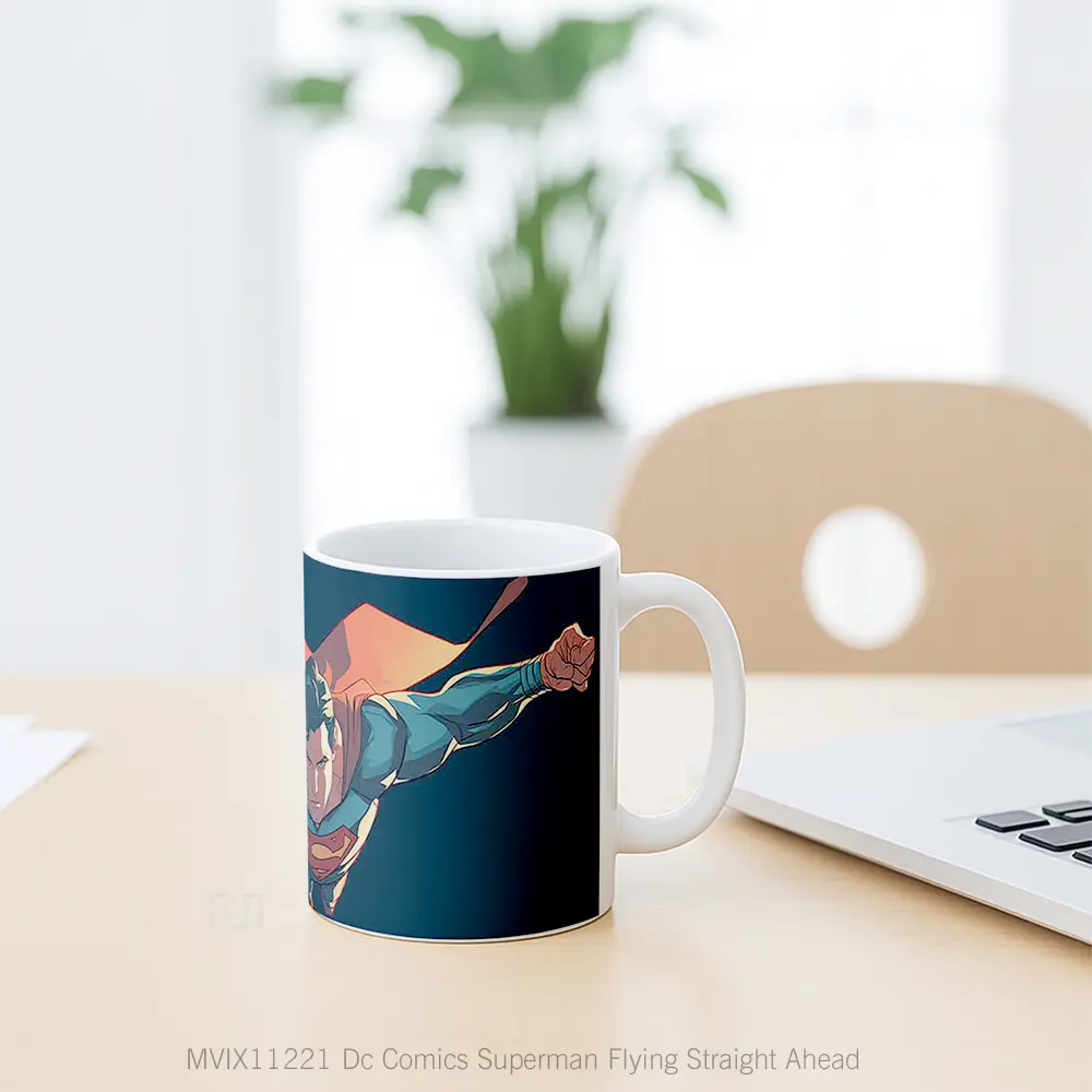 Mug Dc Comics Superman Flying Straight Ahead Hadiah Spesial Fans Superhero - All-side / Desain