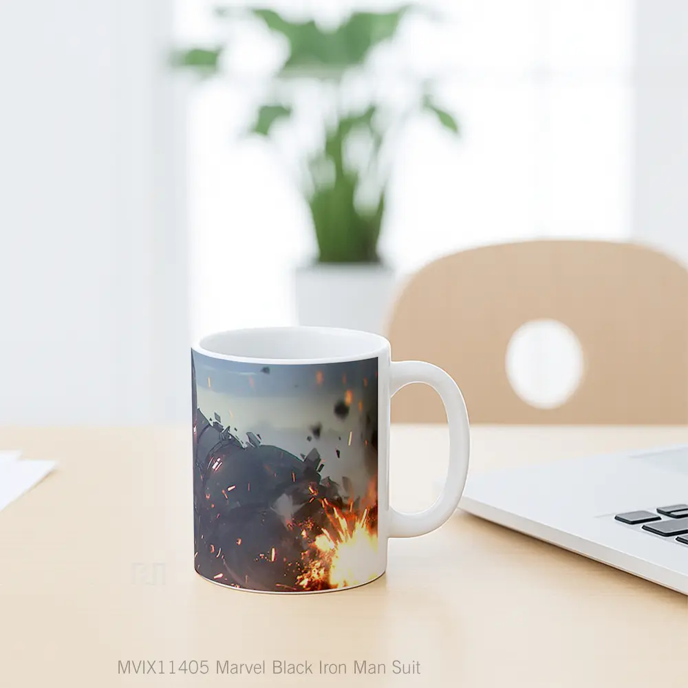 Mug Marvel Black Iron Man Suit Merchandise Karakter Ikonik - All-side / Desain