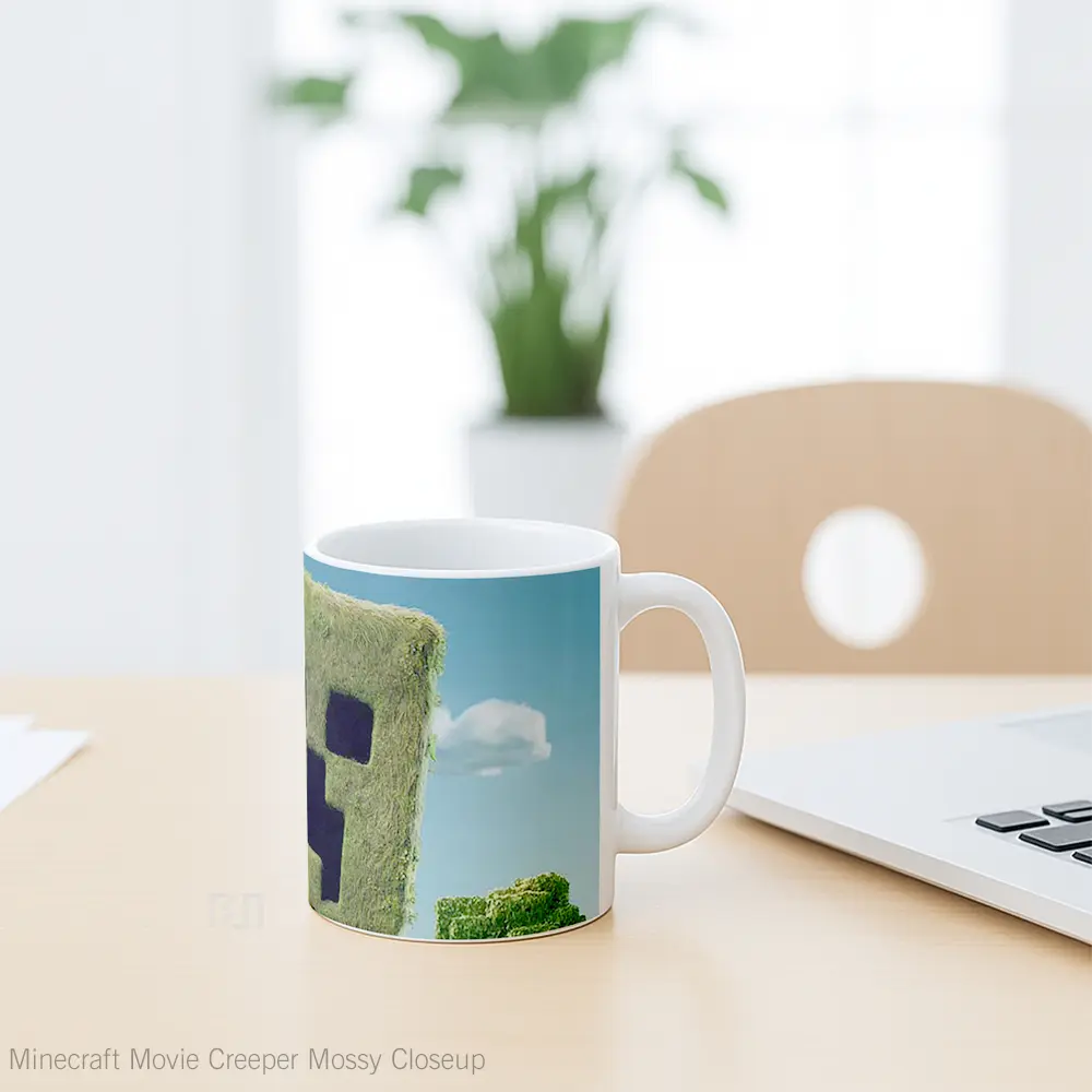 Mug Minecraft Movie Creeper Mossy Closeup Gelas Keramik Koleksi Gaming - All-side / Desain