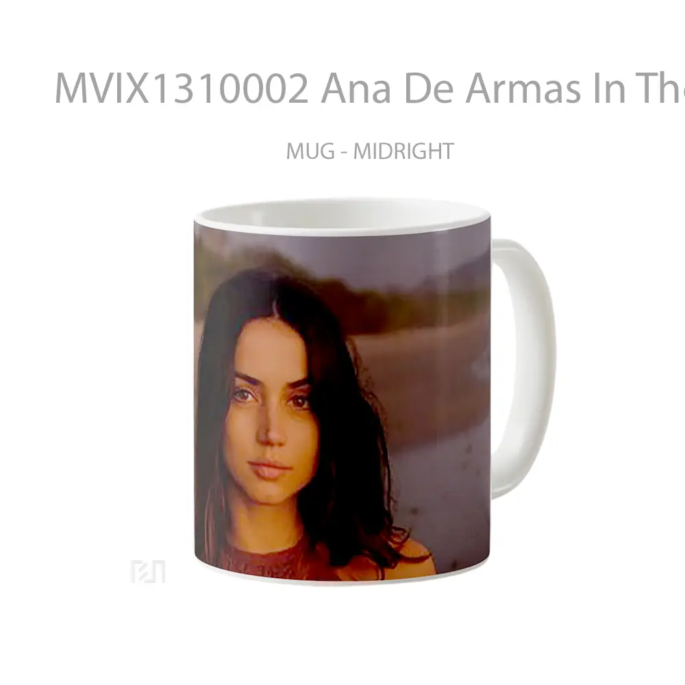 Mug Ana De Armas In The Beach Gelas Pemandangan Alam - All-side / Desain