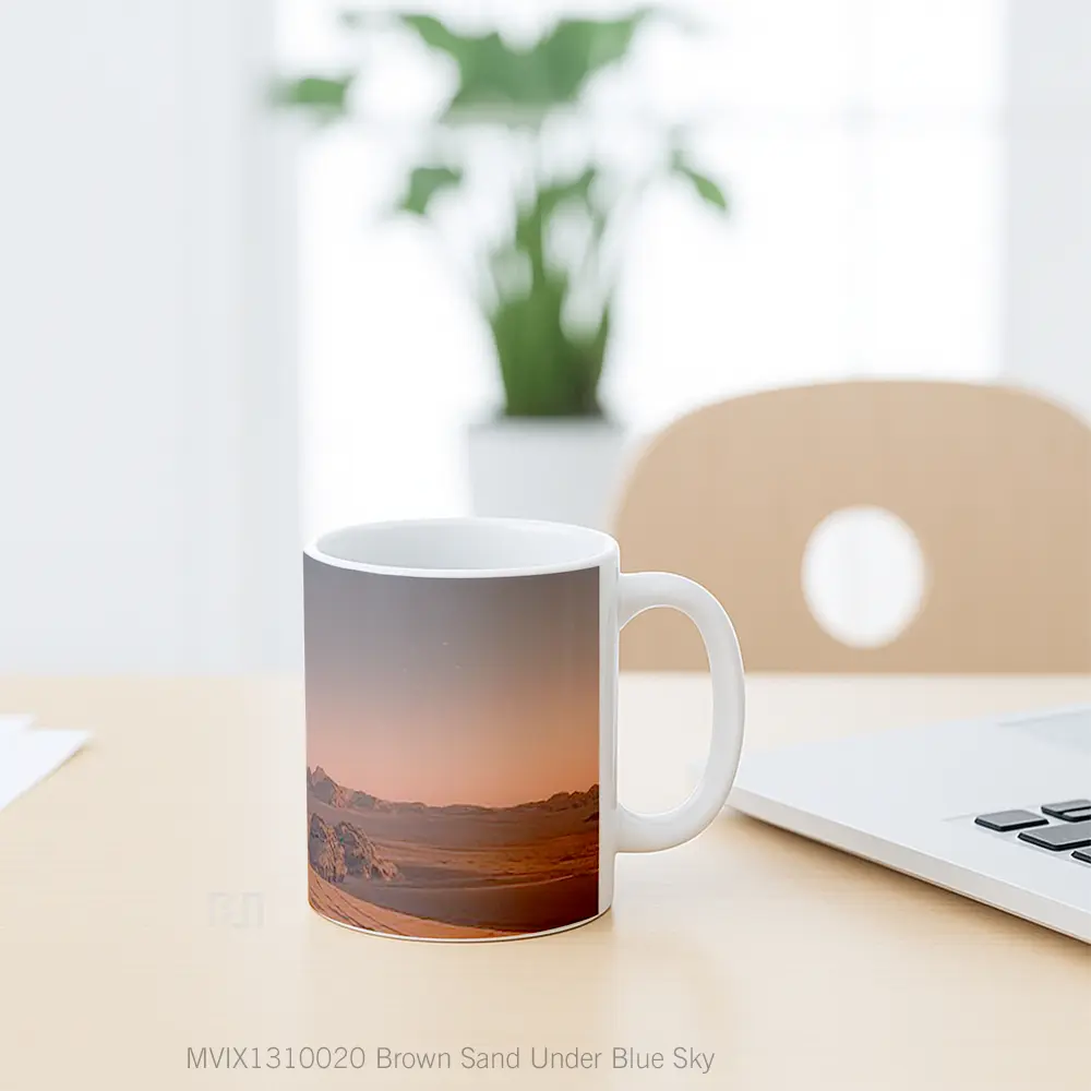Mug Brown Sand Under Blue Sky Gelas Pemandangan Alam - All-side / Desain