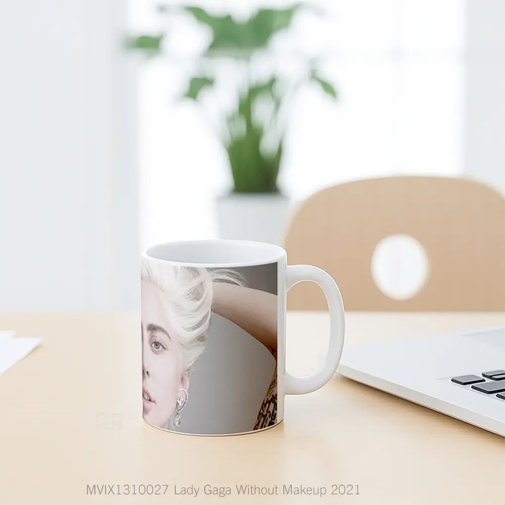 Mug Lady Gaga Without Makeup 2021 Gelas Selebriti - All-side / Desain
