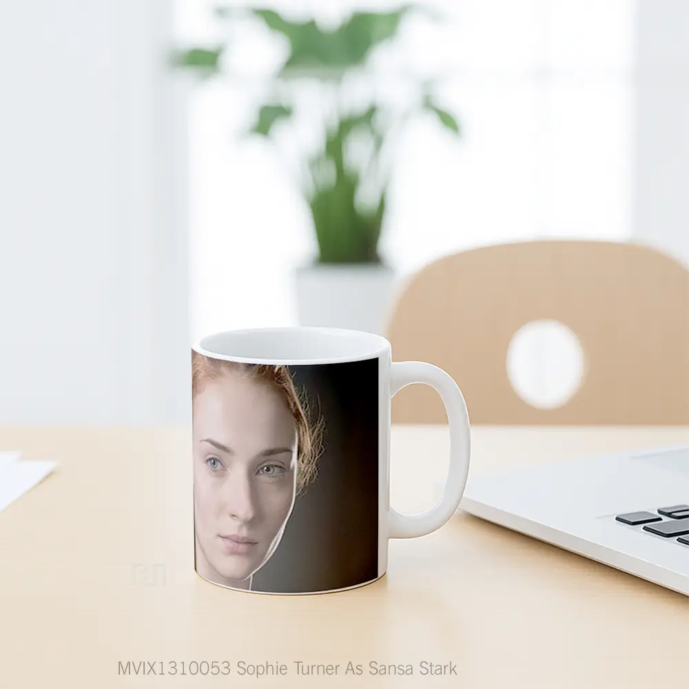 Mug Sophie Turner As Sansa Stark Gelas Keramik Unik - All-side / Desain
