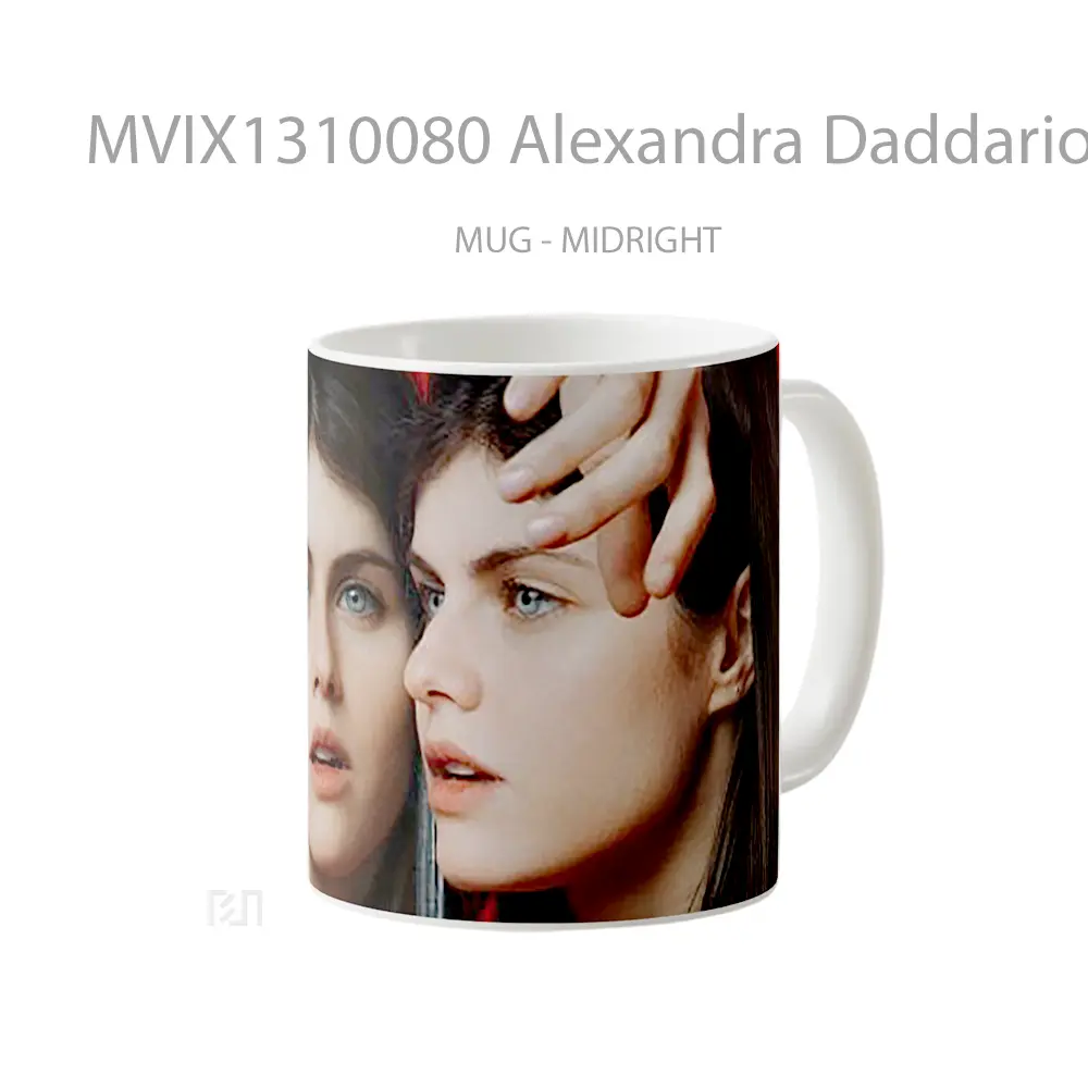 Mug Alexandra Daddario Infront Of Mirror Gelas Selebriti - Tampak Tengah