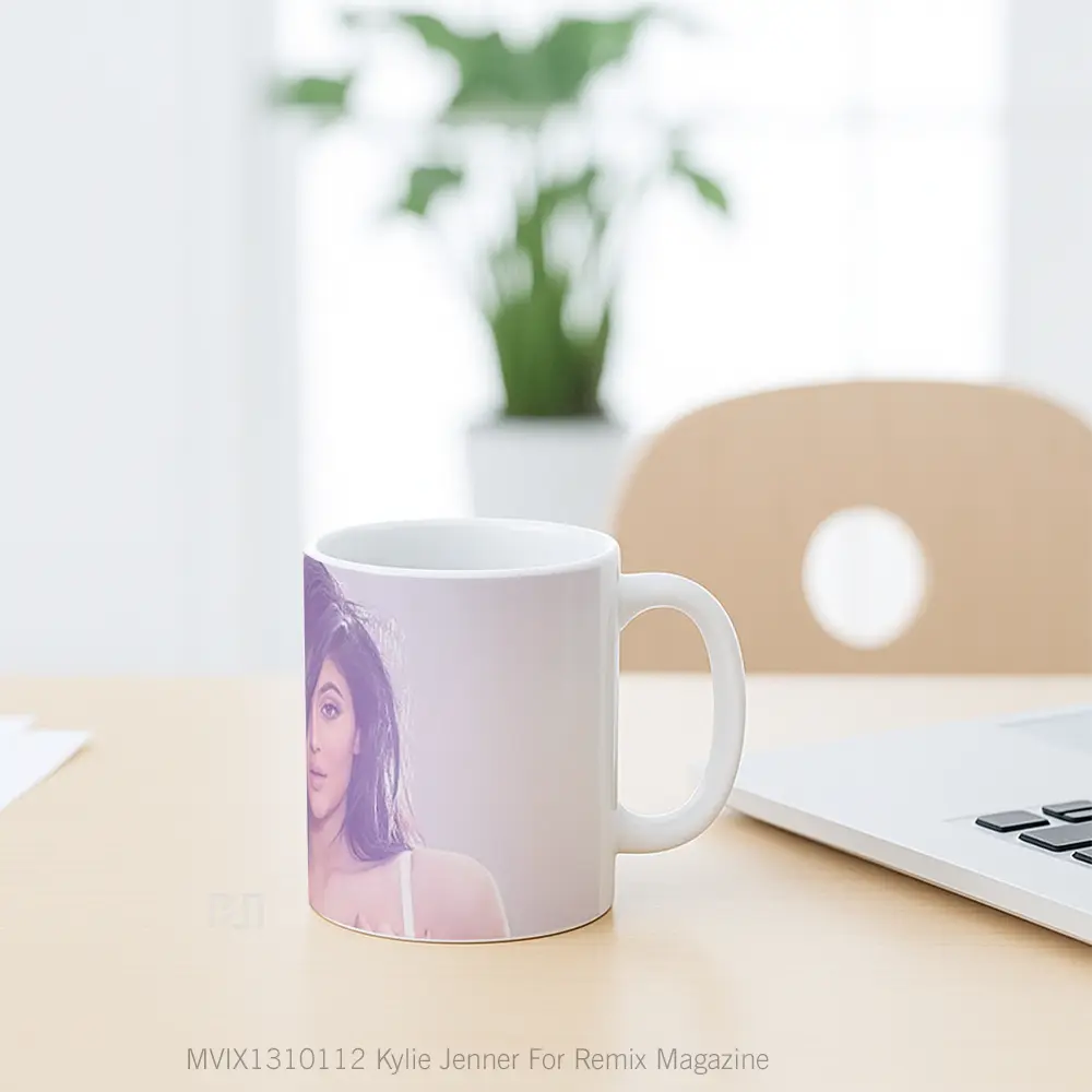 Mug Kylie Jenner For Remix Magazine Gelas Selebriti - All-side / Desain