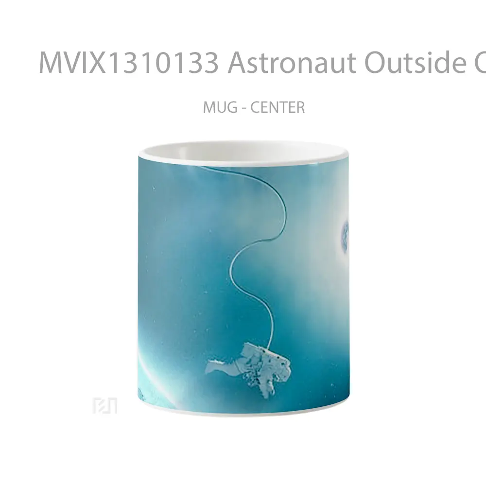 Mug Astronaut Outside Of The Planet Gelas Astronomi