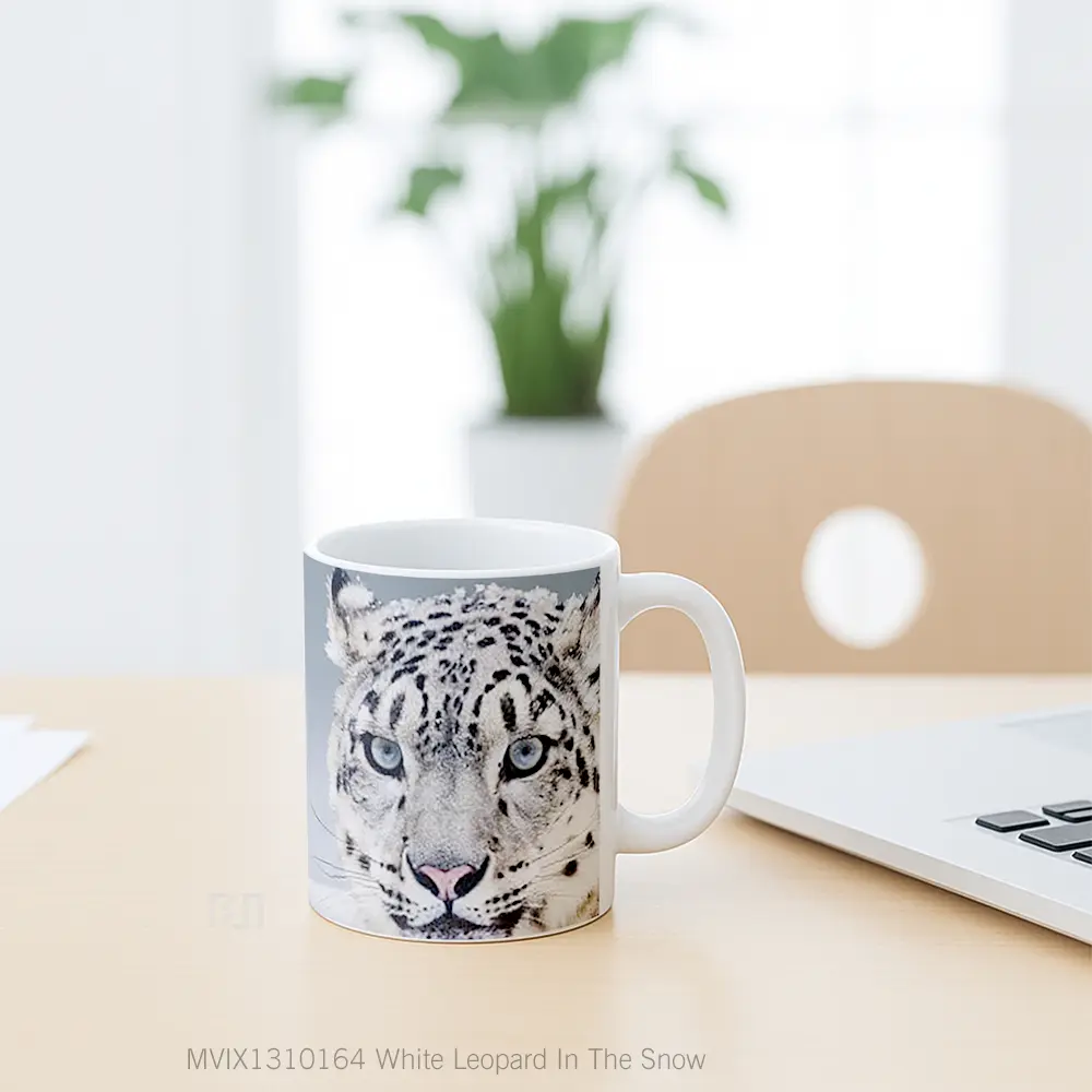 Mug White Leopard In The Snow Gelas Pemandangan Alam - All-side / Desain